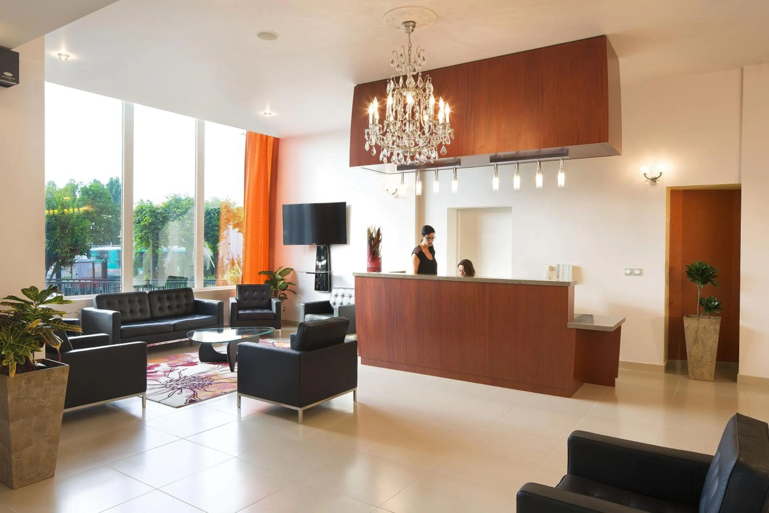 Lobby or reception in Executive Hôtel Paris Gennevilliers