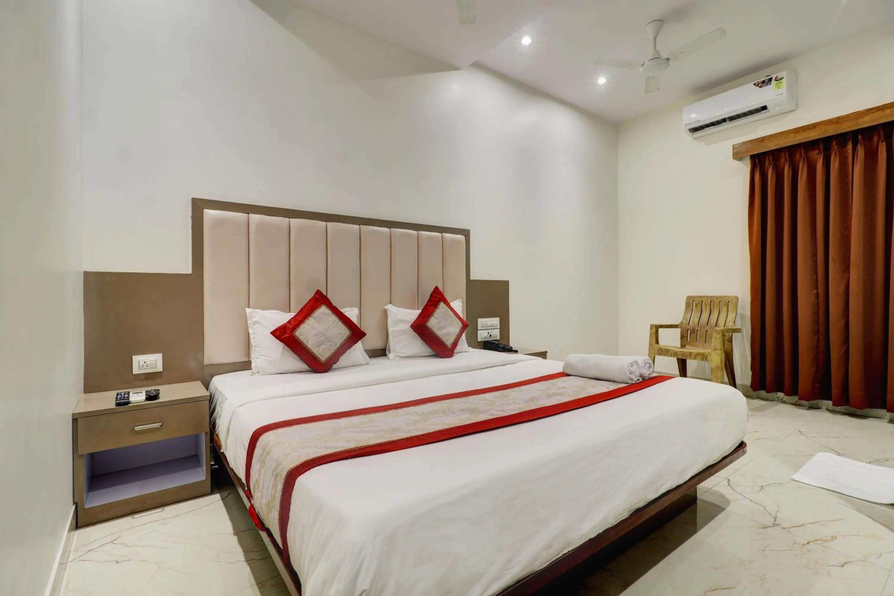 Bed in Hotel A K Fort Inn