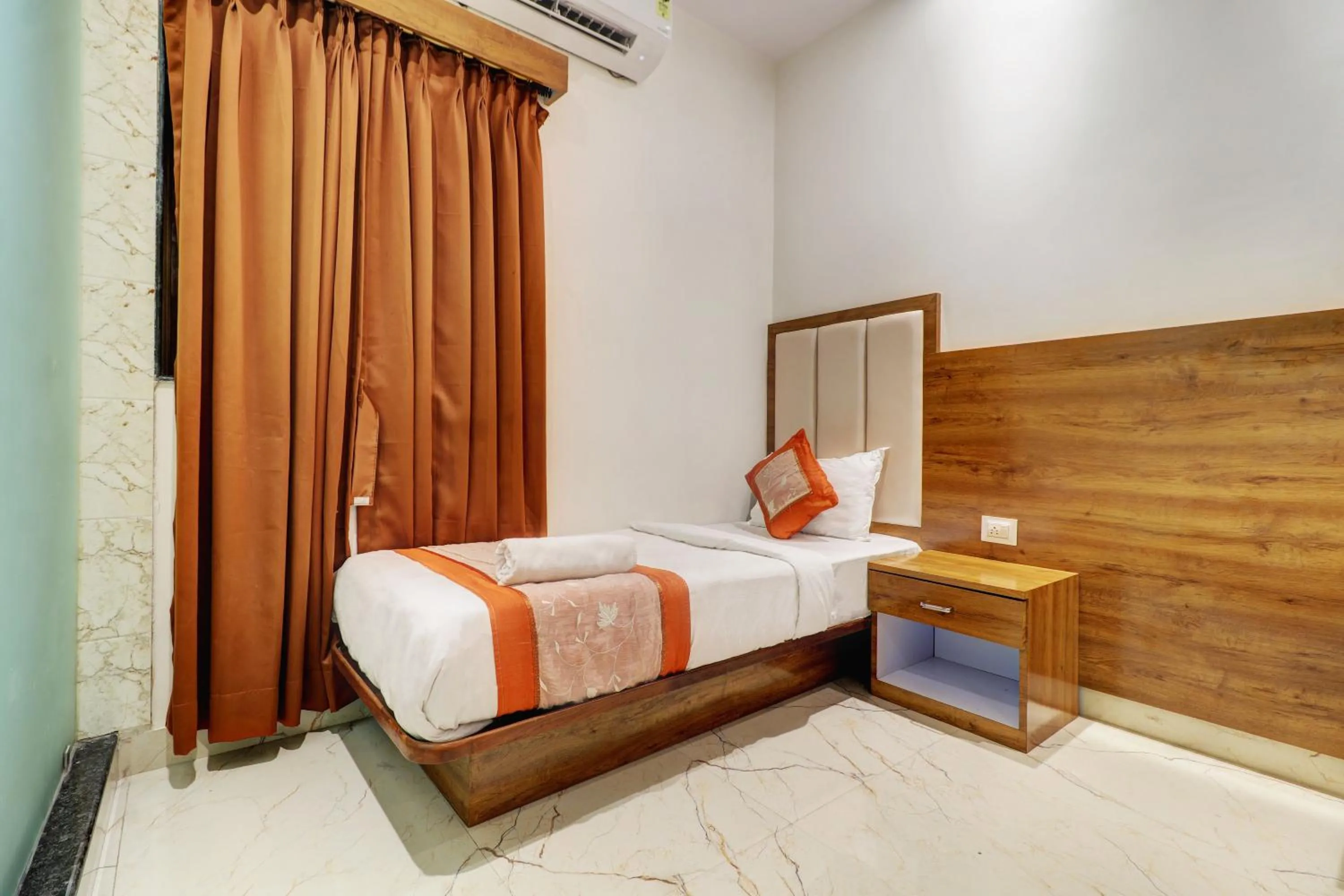 Bedroom, Bed in Hotel A K Fort Inn