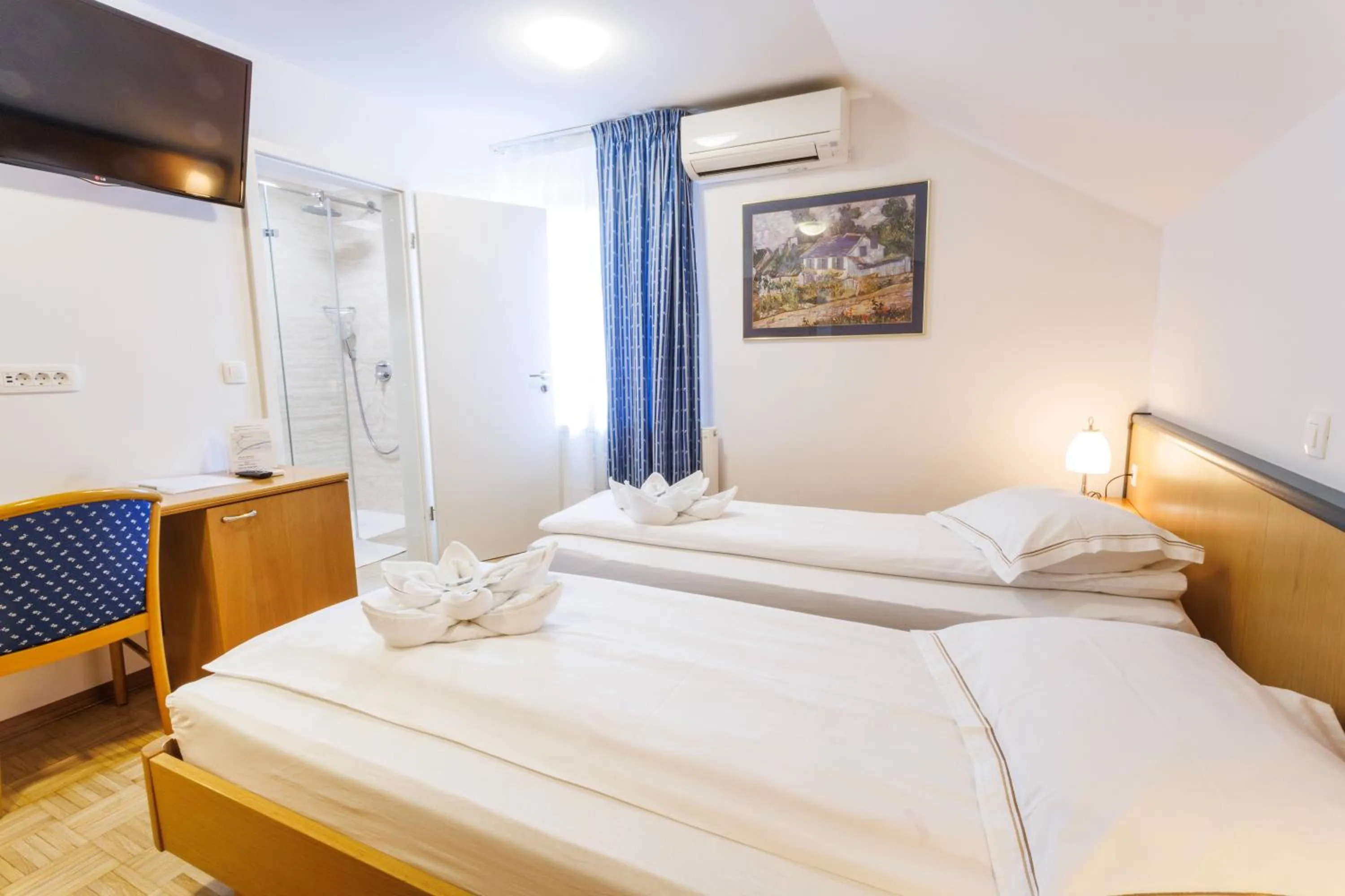 Bed in Hotel Vegov Hram