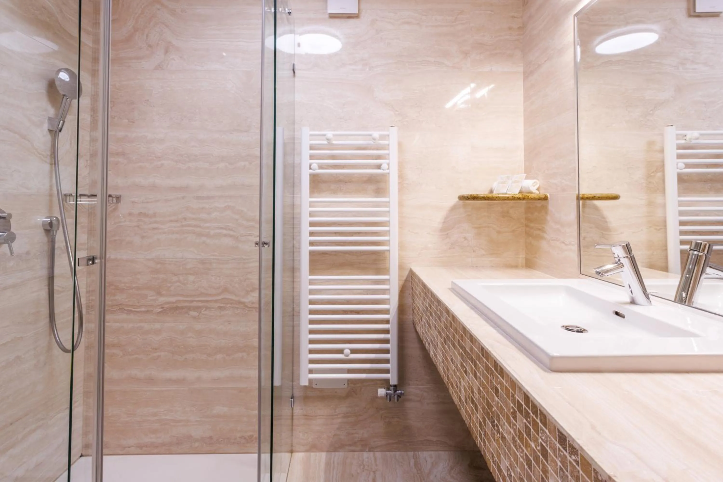 Shower in Hotel Vegov Hram