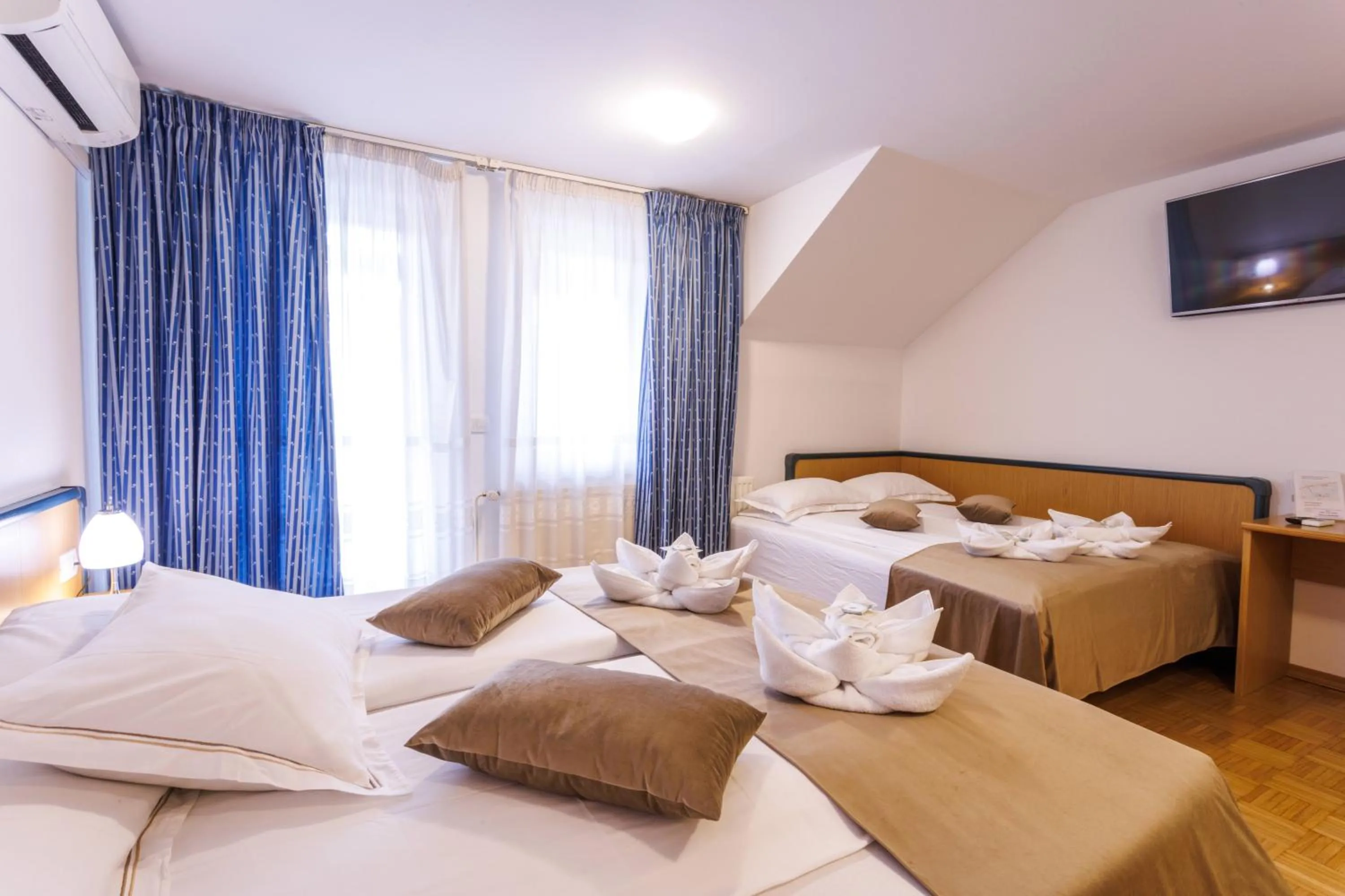 Bed in Hotel Vegov Hram