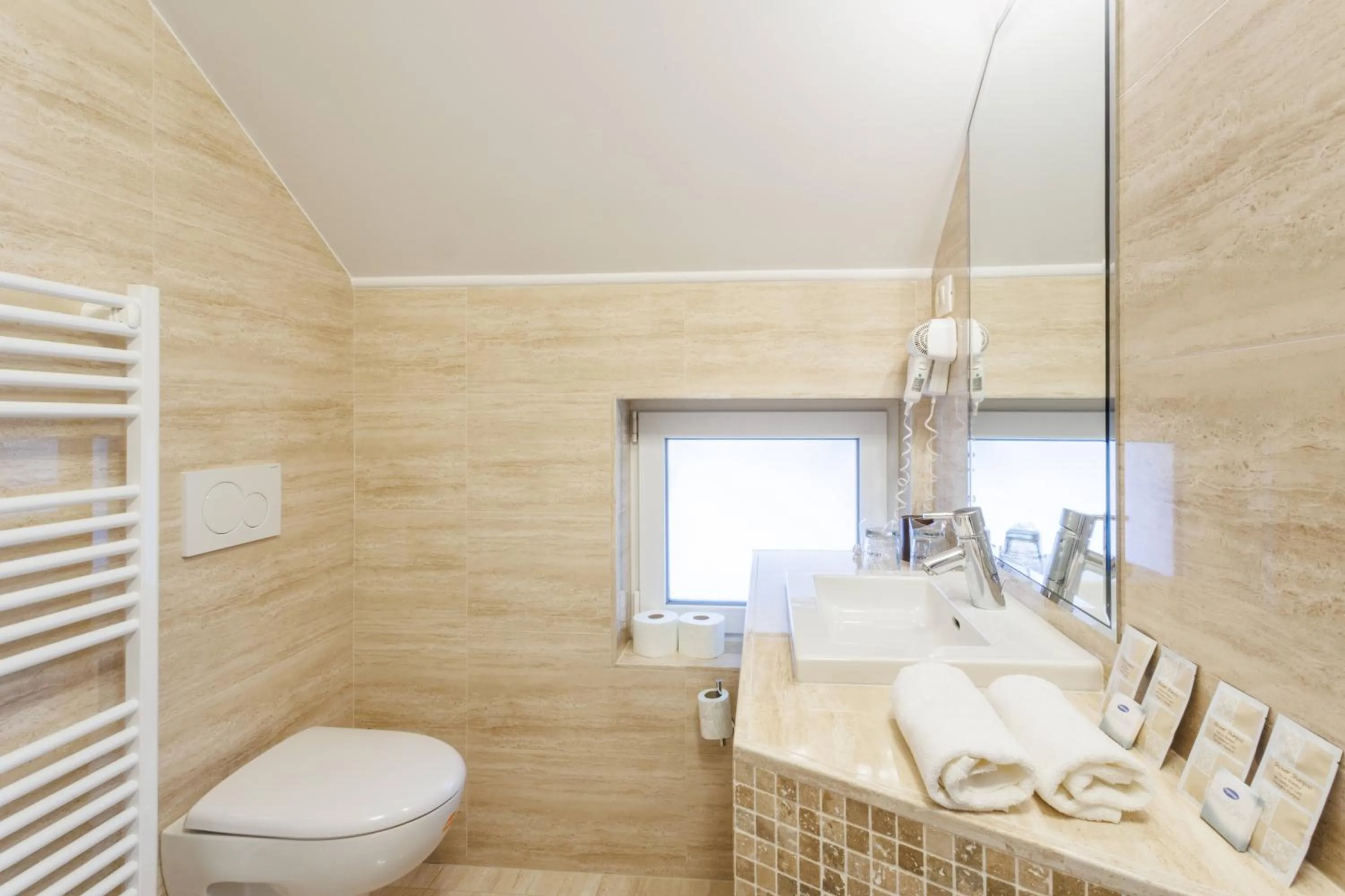 Toilet in Hotel Vegov Hram