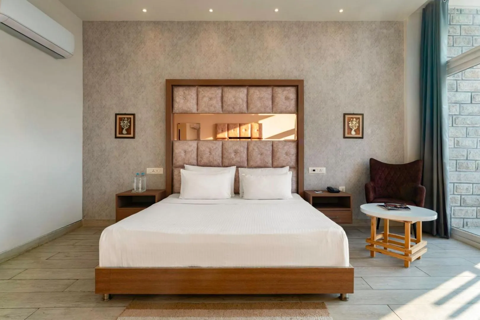 Bedroom, Bed in SPT Clarks Inn Suite, Mandi