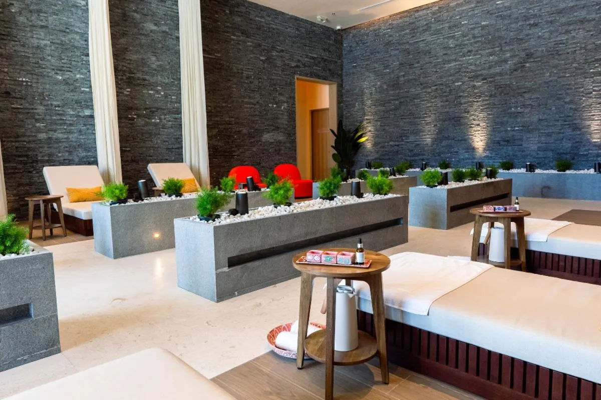 Spa and wellness centre/facilities, Bed in Wyndham Grand Barbados Sam Lords Castle All Inclusive Resort