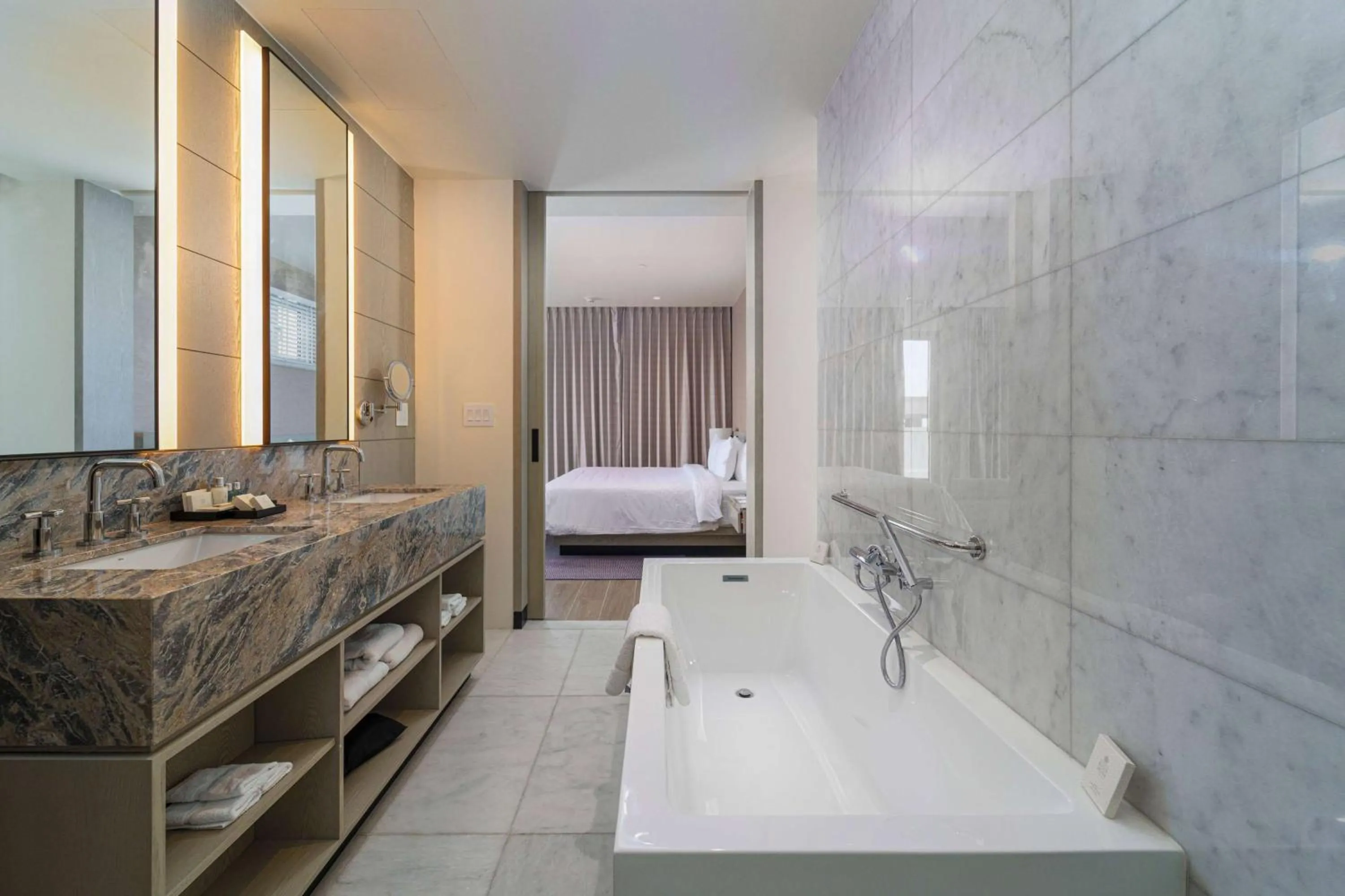 TV and multimedia, Bed in Wyndham Grand Barbados Sam Lords Castle All Inclusive Resort