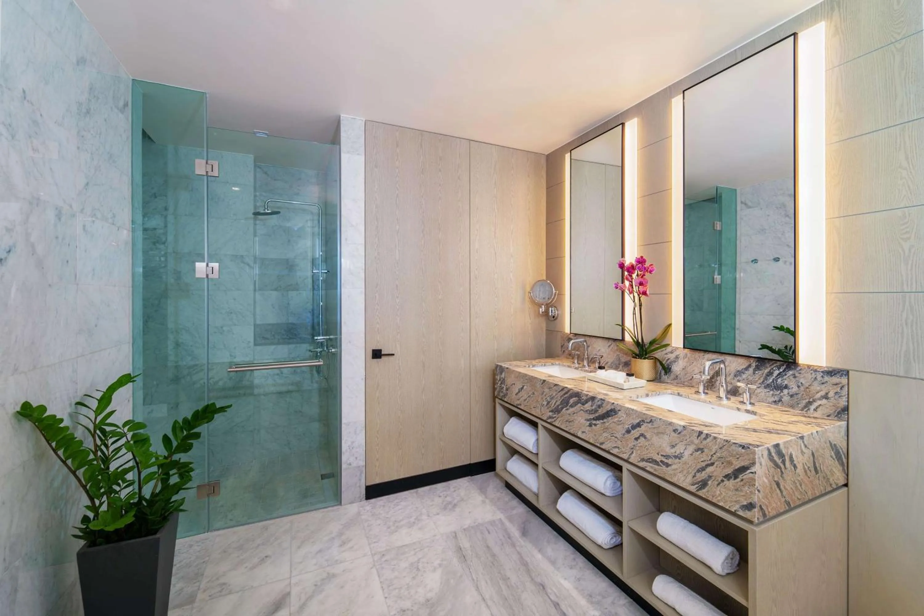 TV and multimedia in Wyndham Grand Barbados Sam Lords Castle All Inclusive Resort