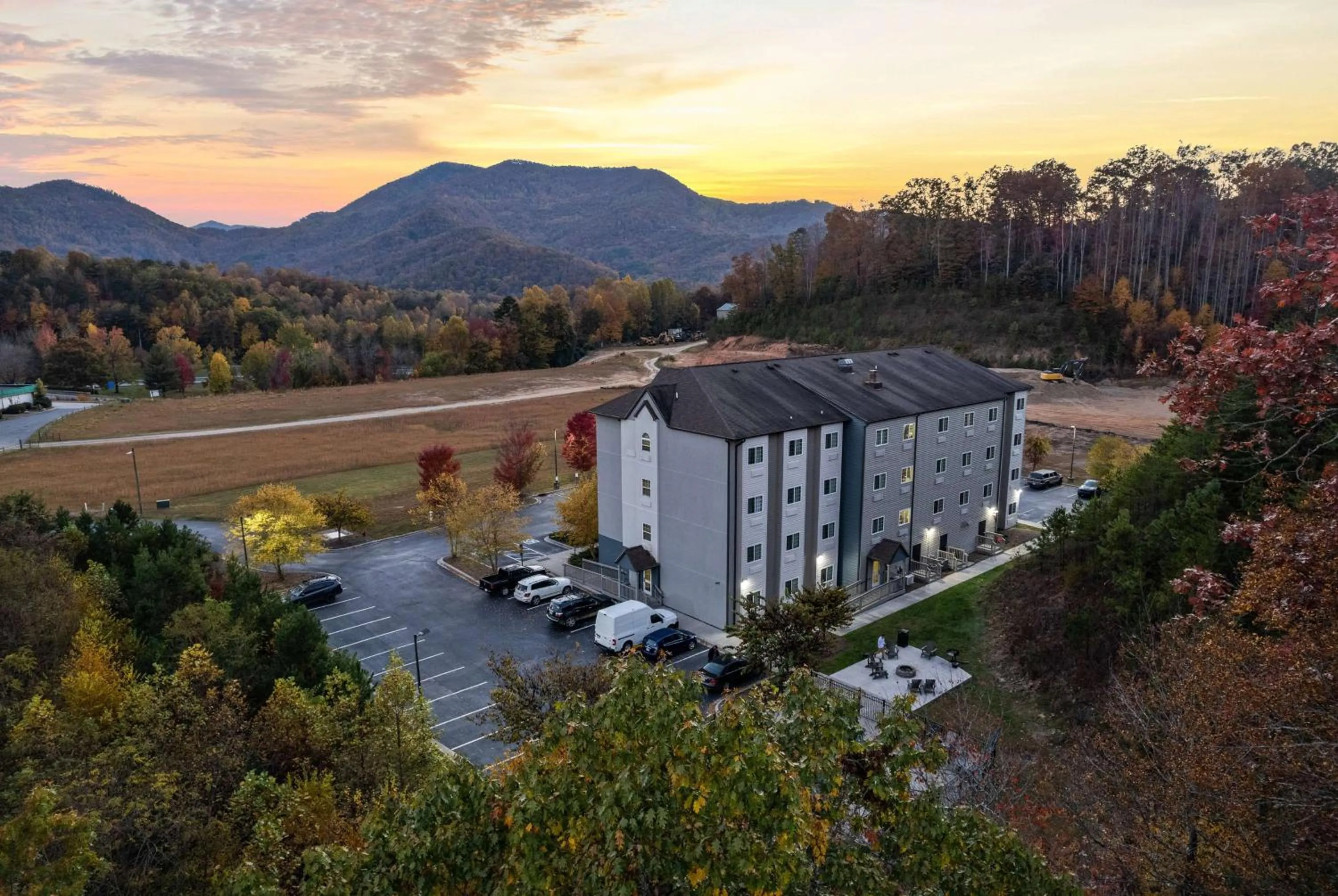 Property building in Microtel Inn & Suites Dillsboro/Sylva