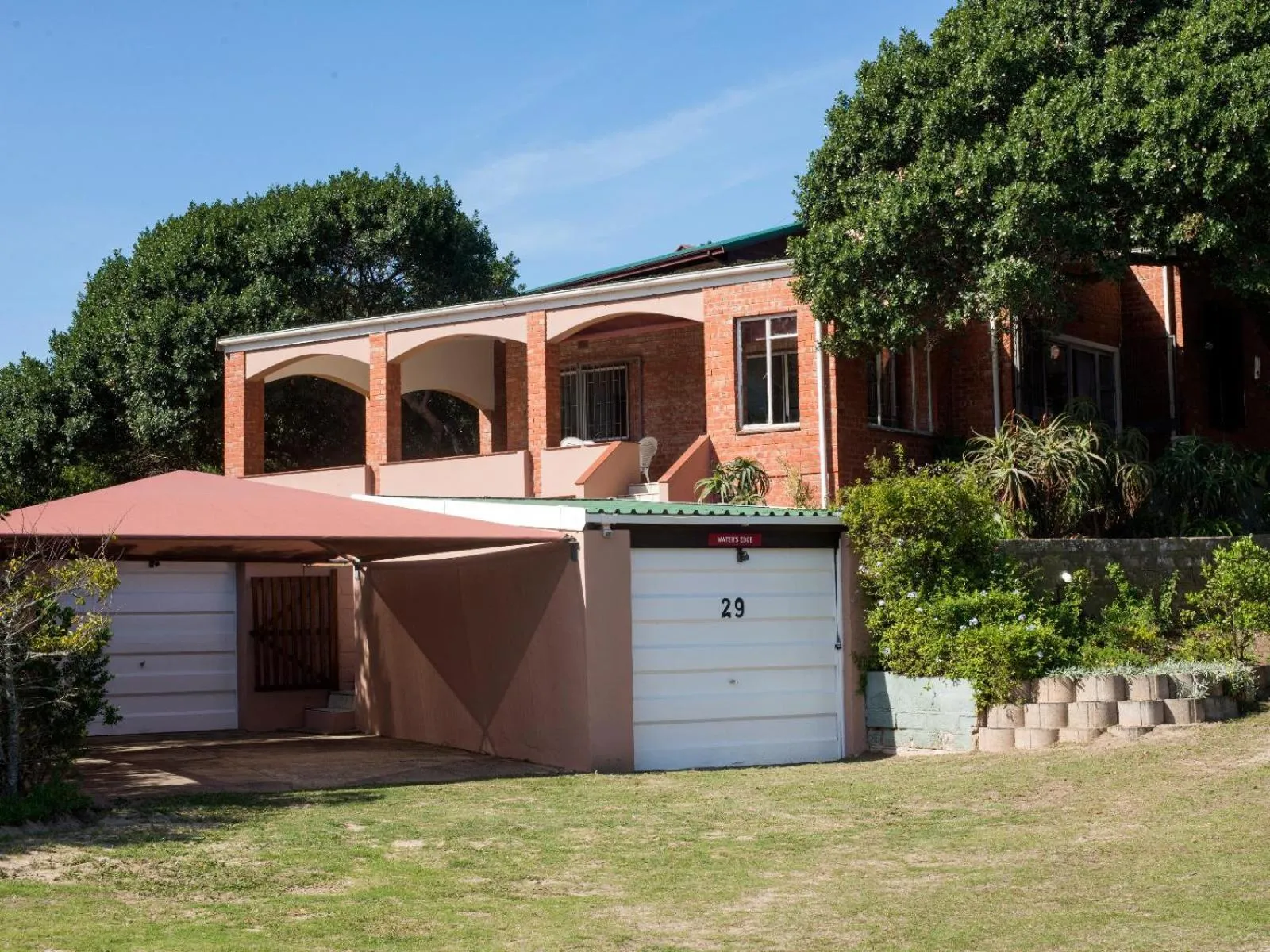 Property building in Water's Edge