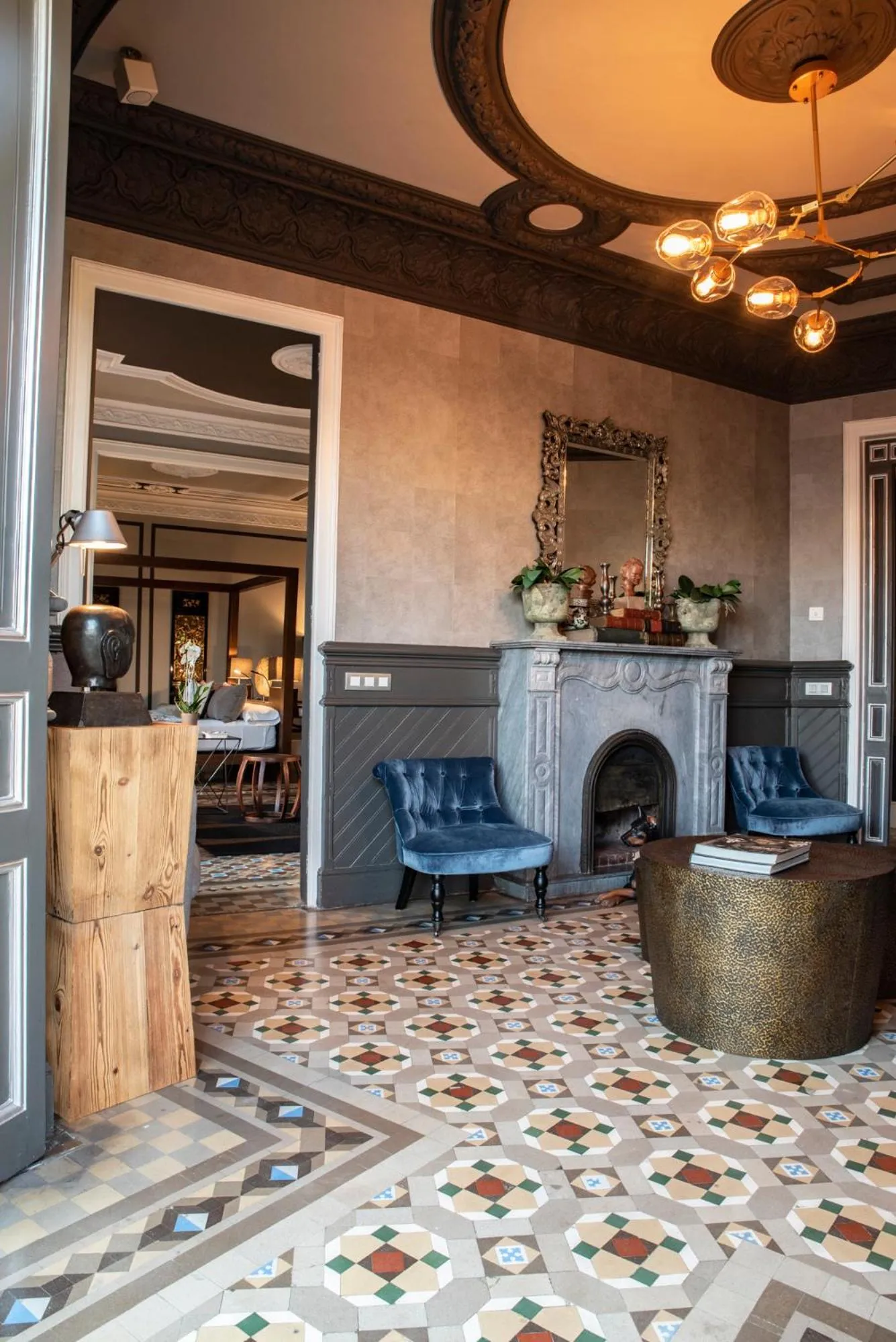 Living room in SuiteaBCN