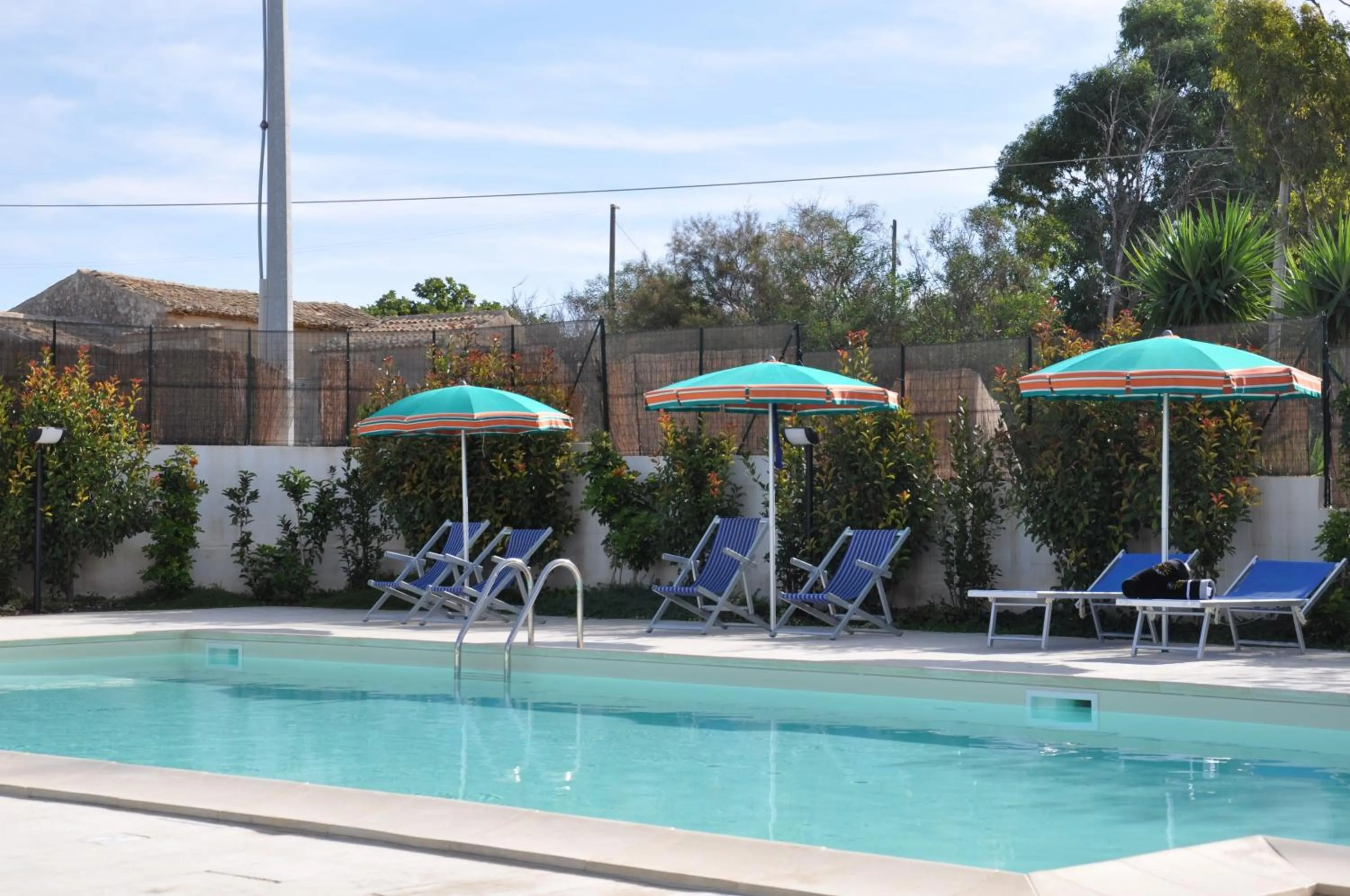 Swimming pool in MareinSicilia Dammusa Residence