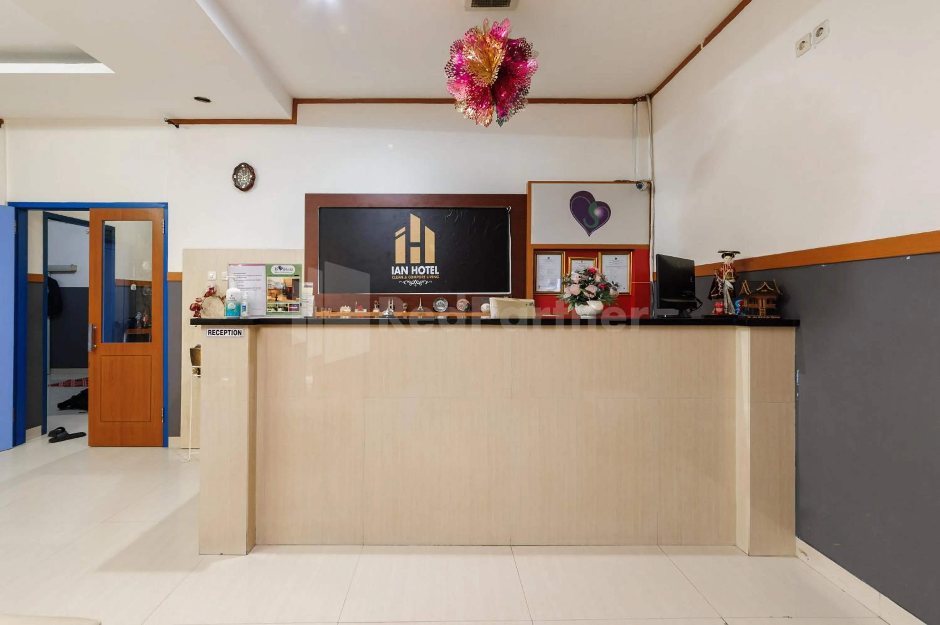 Lobby or reception in Urbanview Hotel Ian Jaksa Kebon Sirih