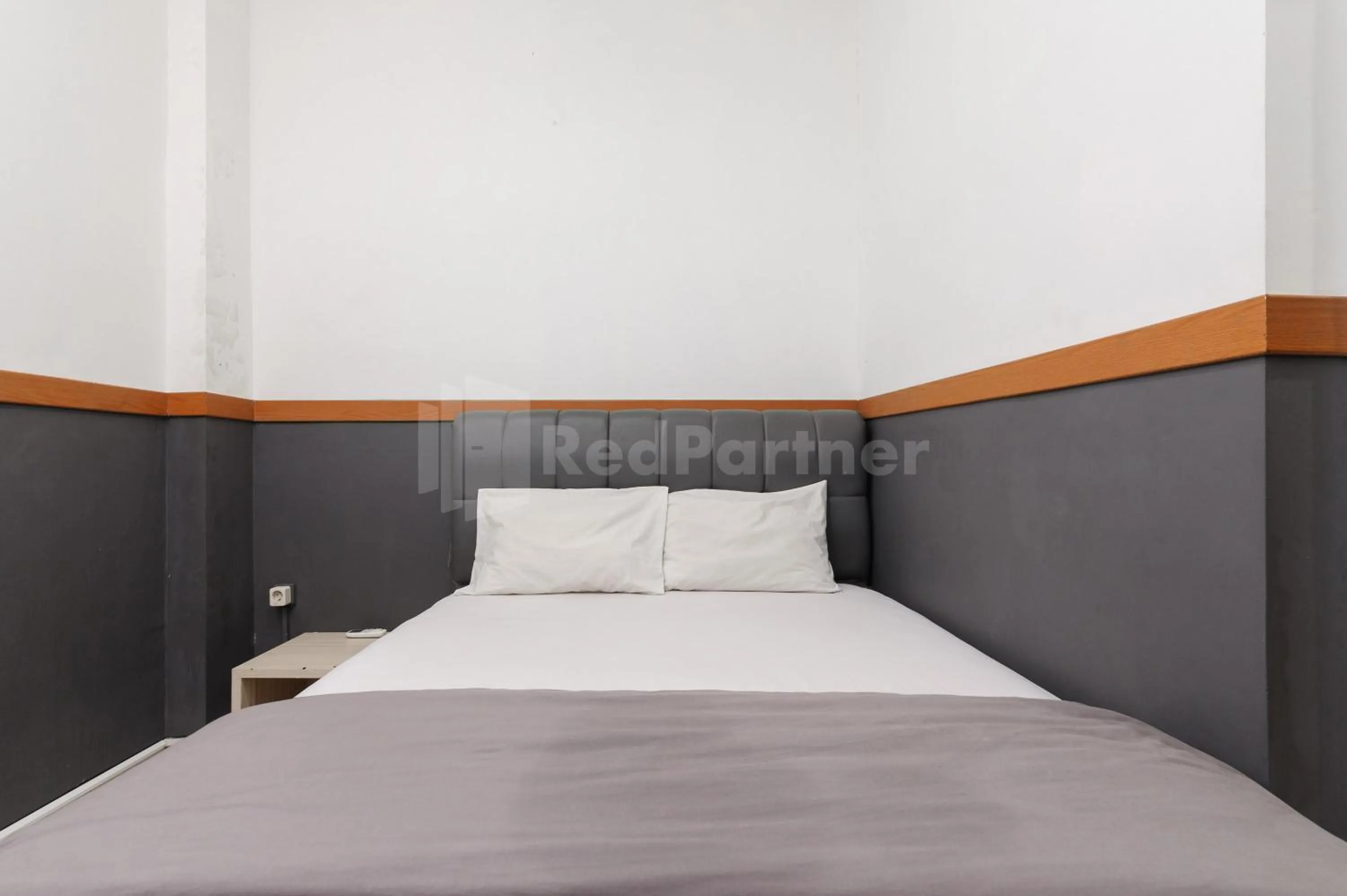 Bedroom, Bed in Urbanview Hotel Ian Jaksa Kebon Sirih