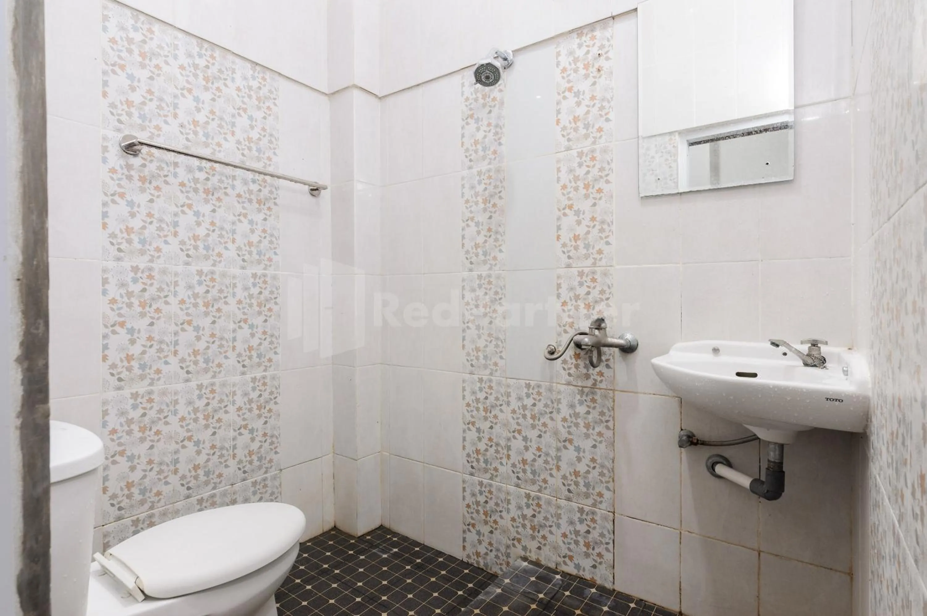 Bathroom in Urbanview Hotel Ian Jaksa Kebon Sirih