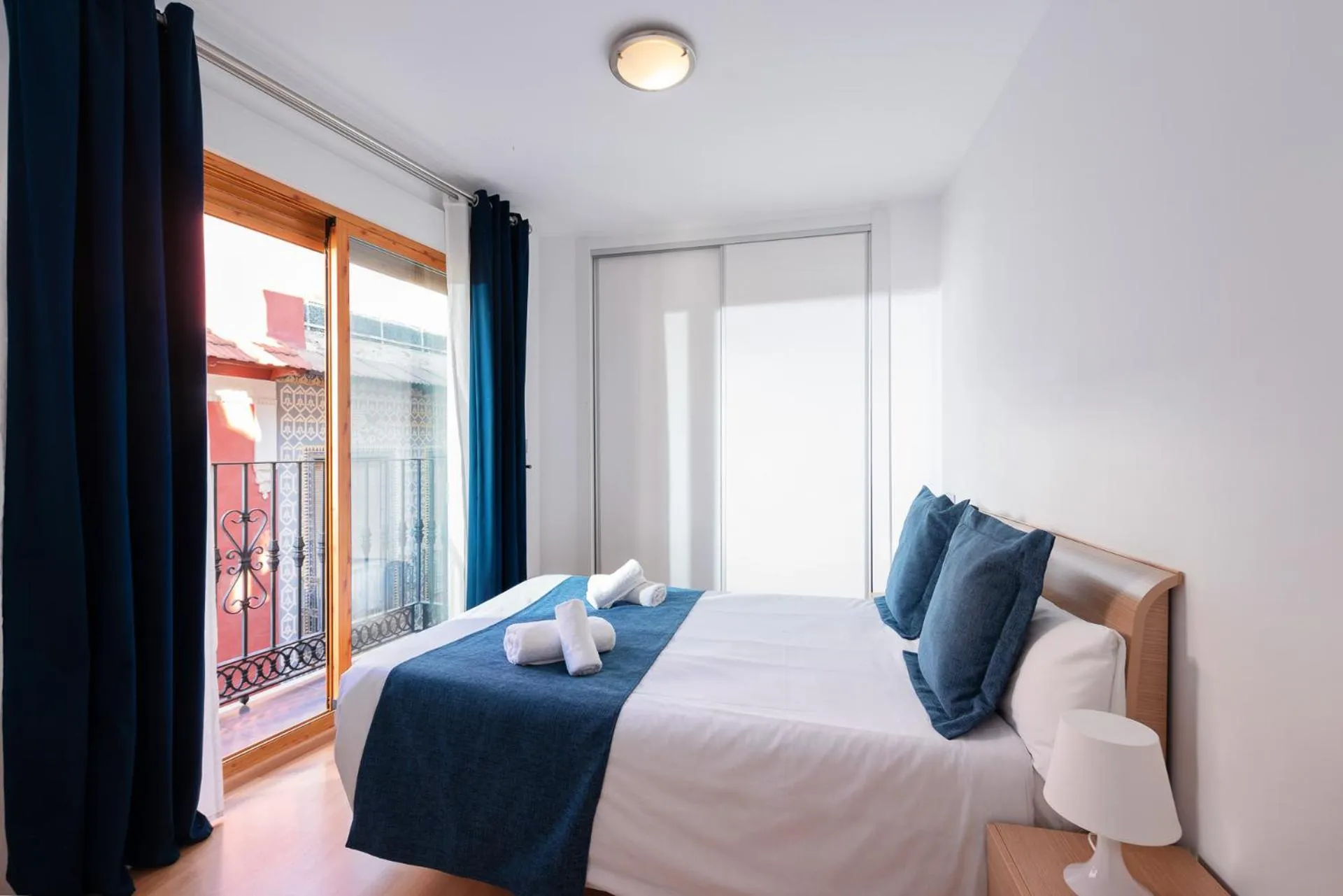 Bed in Apartamentos Globus by Be Alicante