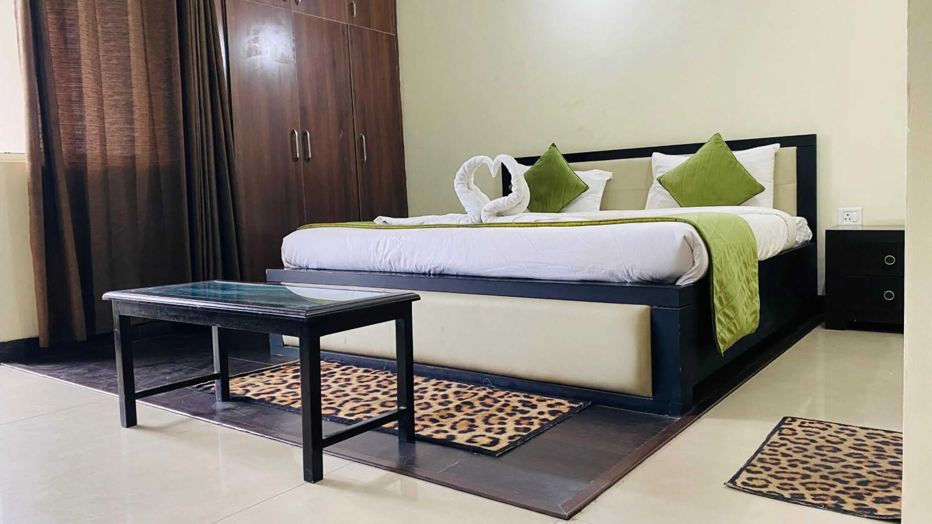 Photo of the whole room, Bed in LivBox