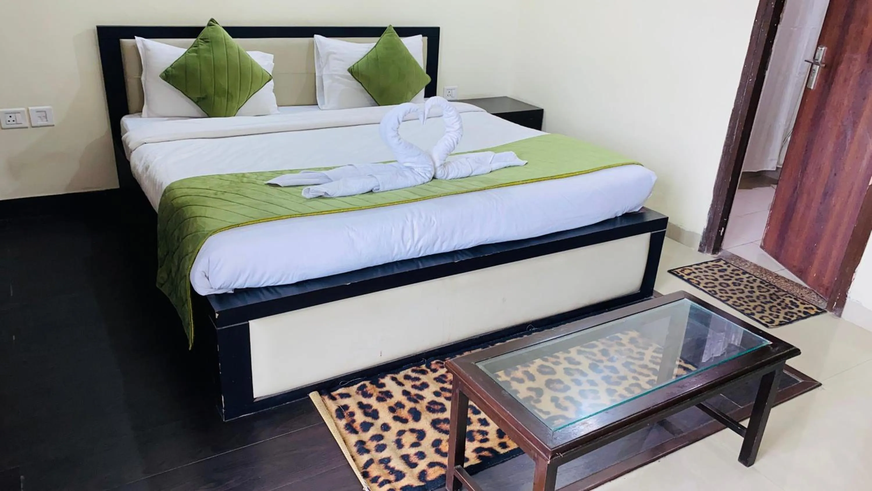 Bedroom, Bed in LivBox