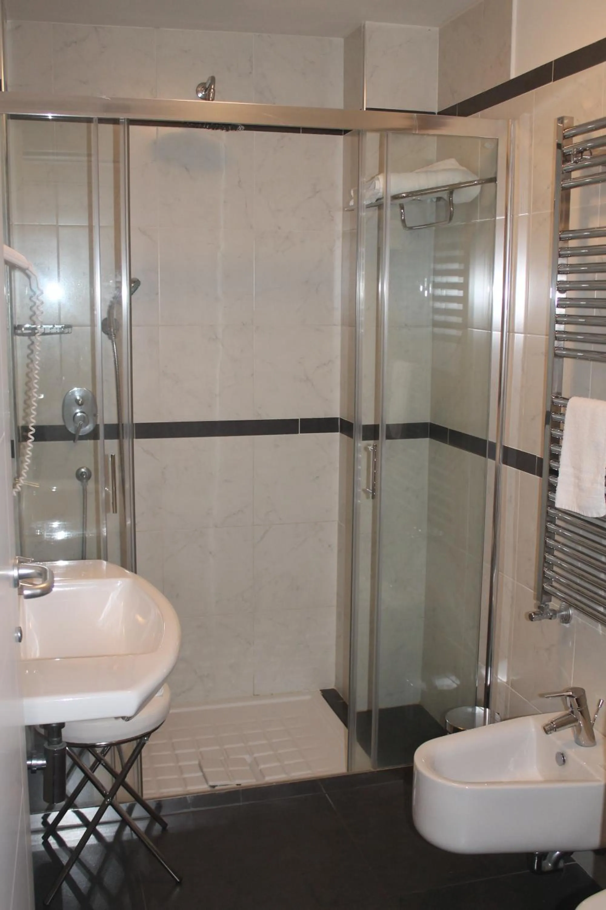 Shower in Hotel Eridano