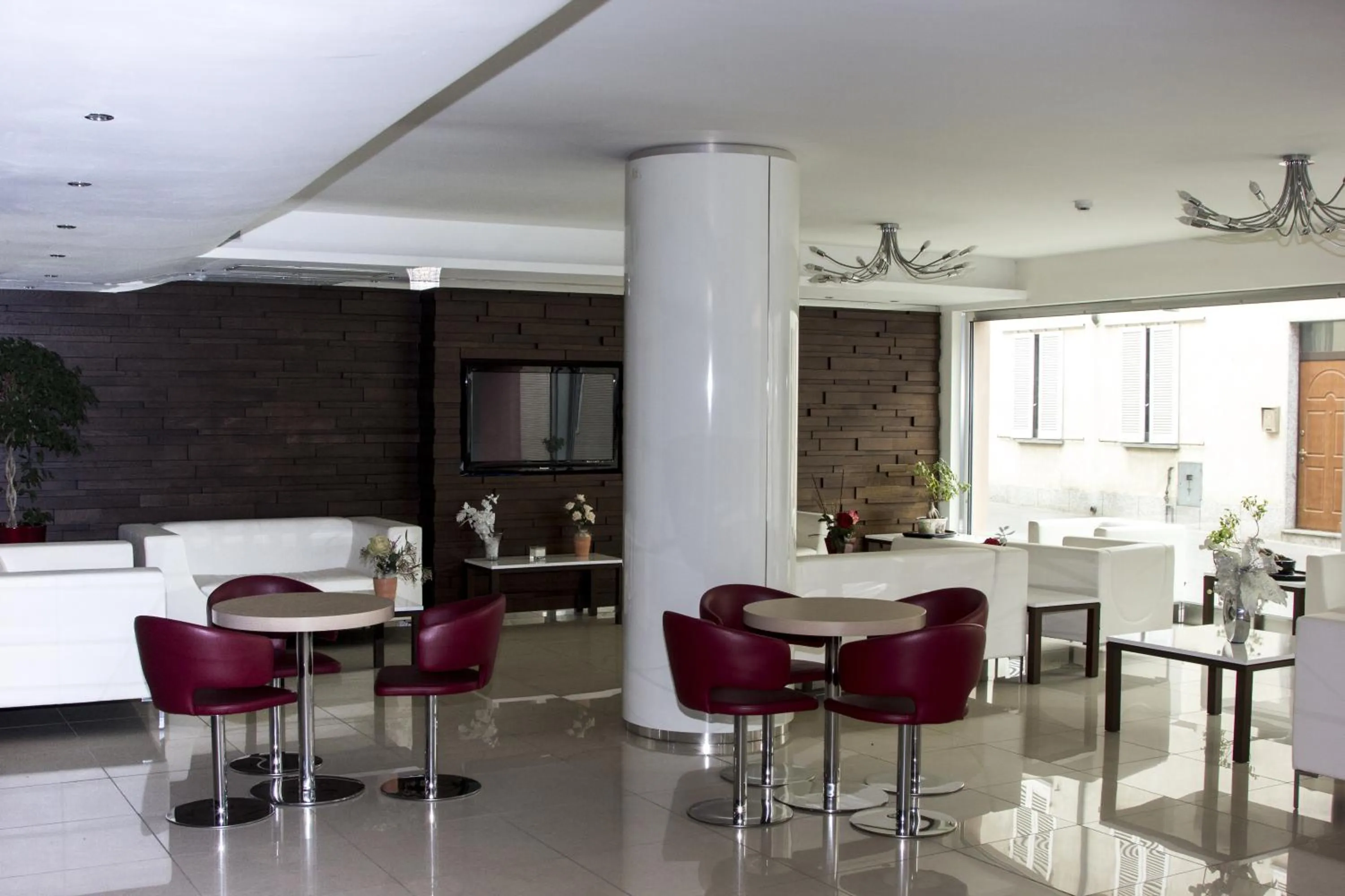 TV and multimedia in Hotel Eridano