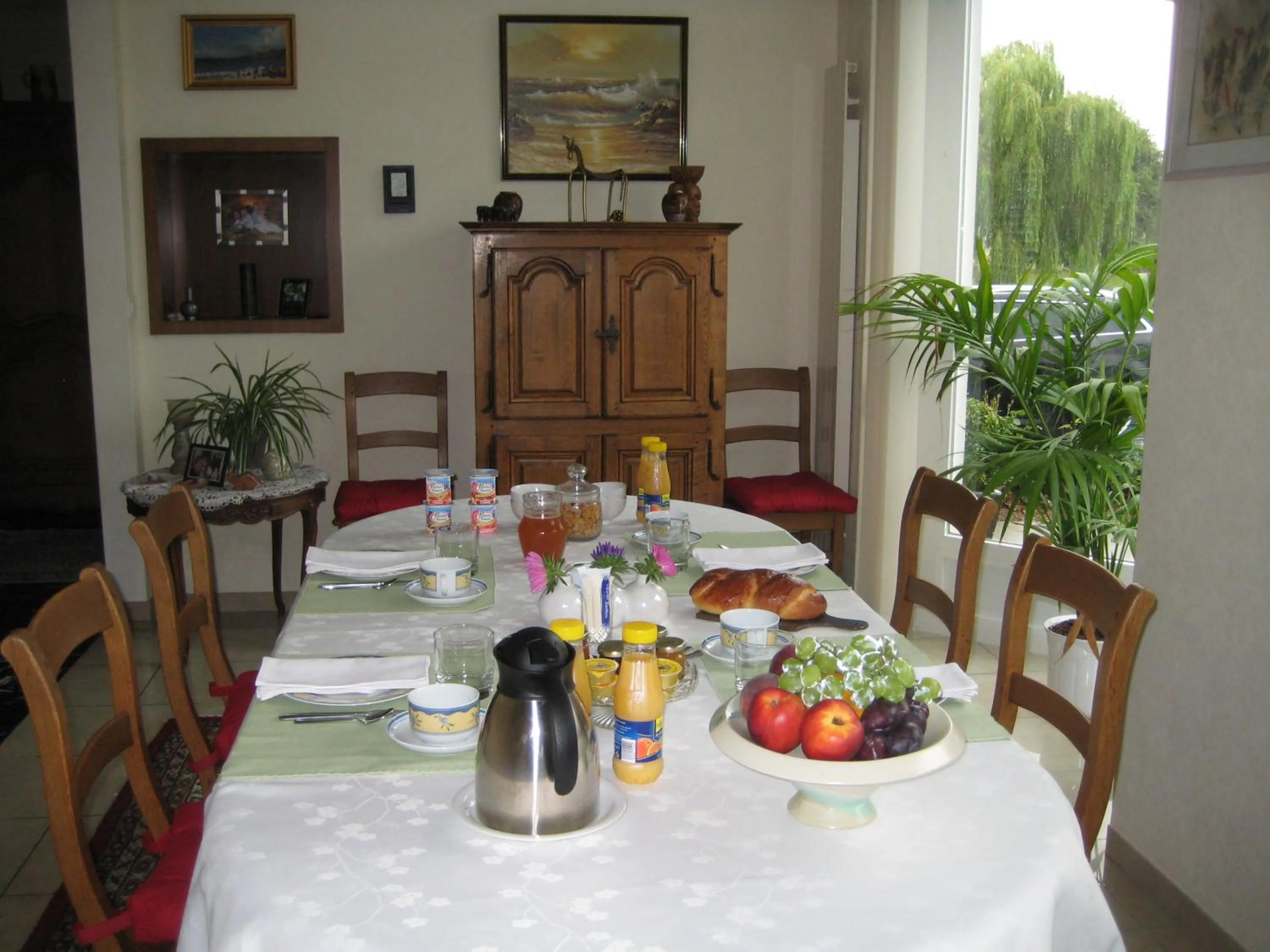 Restaurant/places to eat in Les Petites Chambres de la Bleue Maison