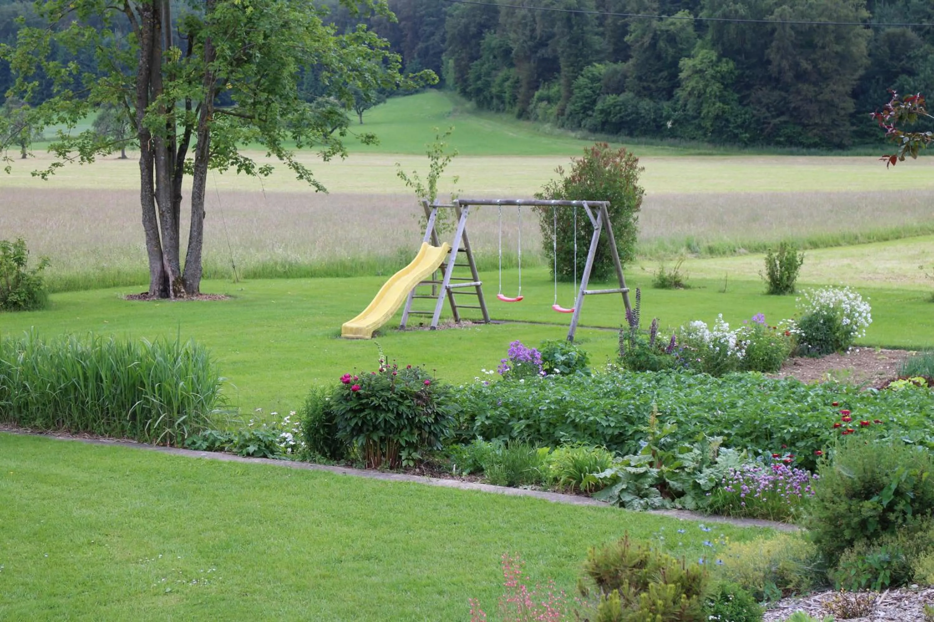 Children play ground in Les Petites Chambres de la Bleue Maison