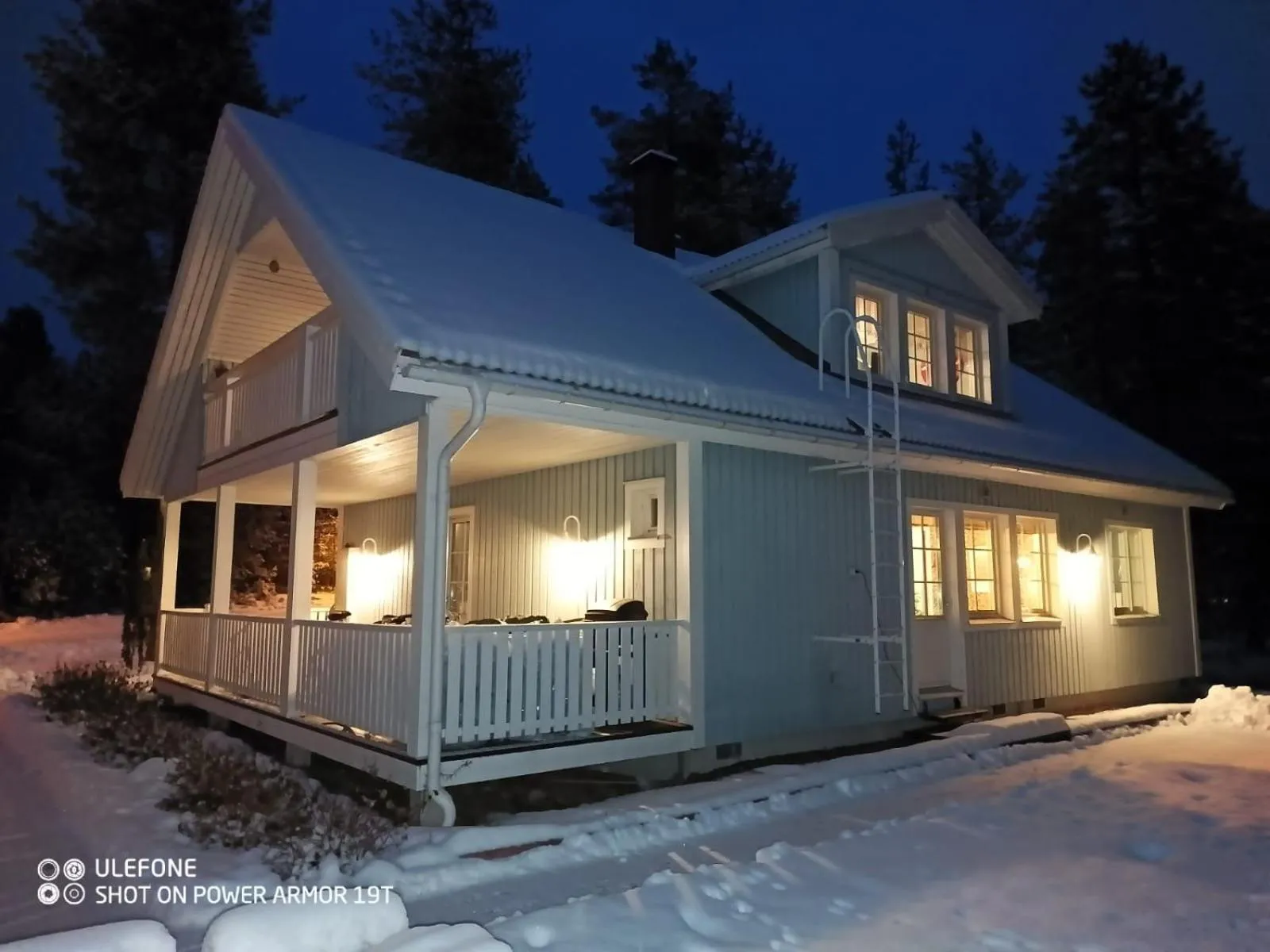 Cozy house close to SantaVillage