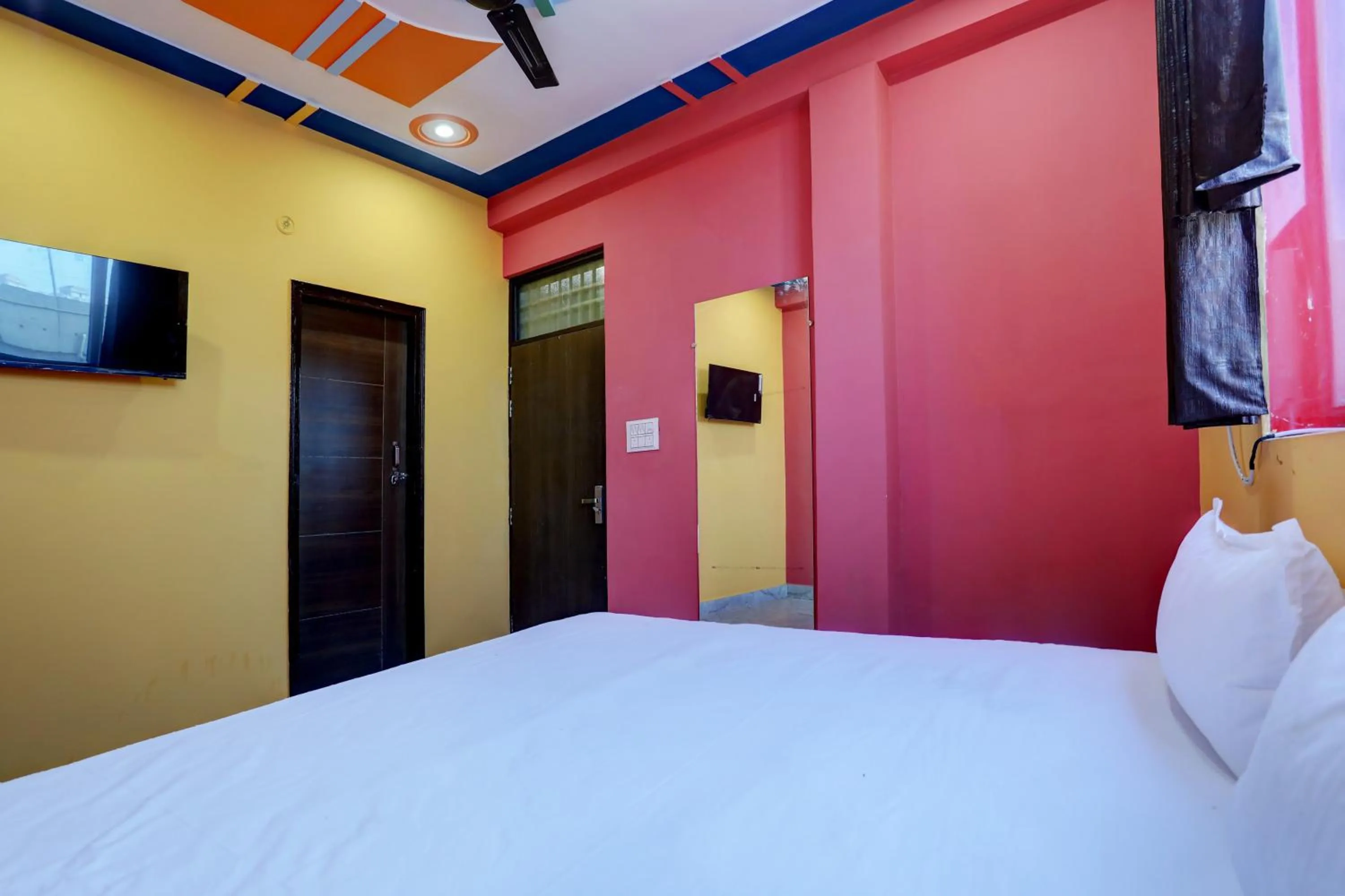 Bedroom in Hotel O Sk Inn