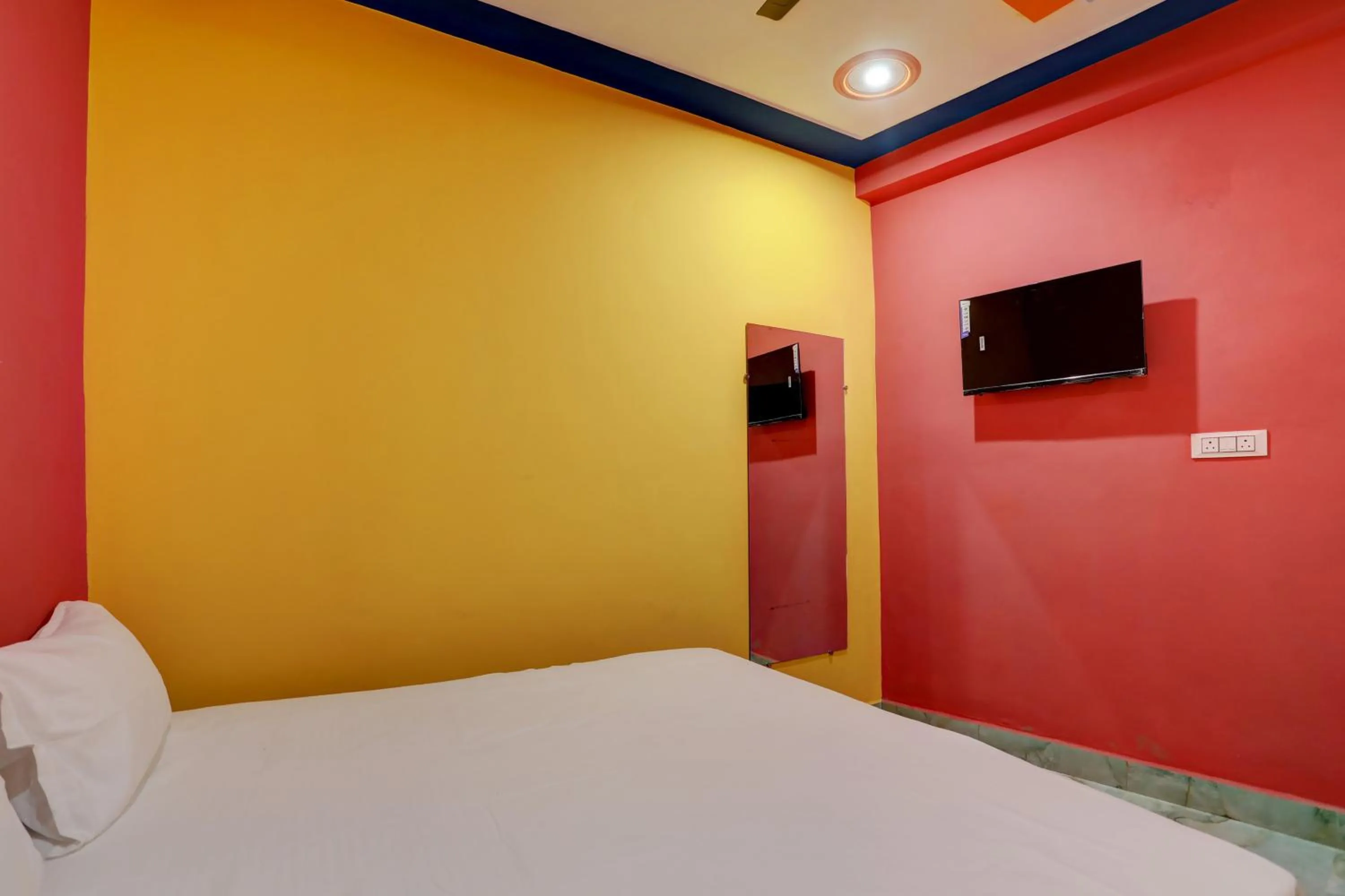 Bedroom in Hotel O Sk Inn