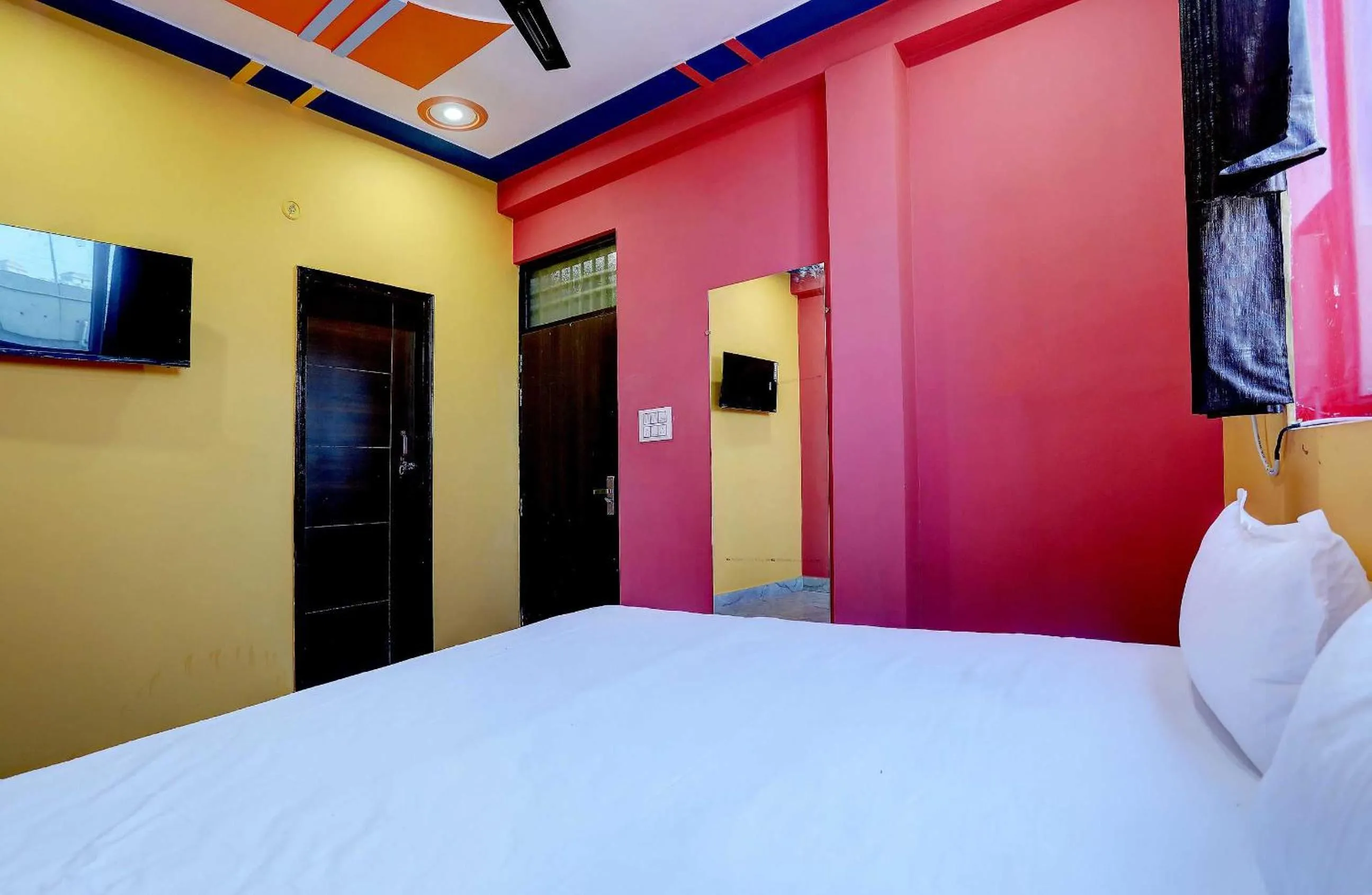 Bedroom in Hotel O Sk Inn