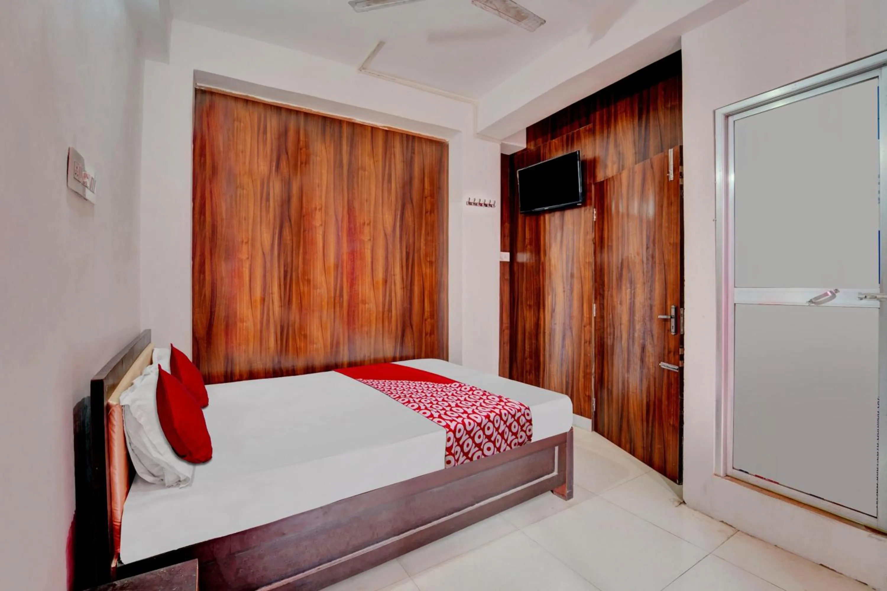 Bedroom in OYO Flagship Hotel Celebrate Inn