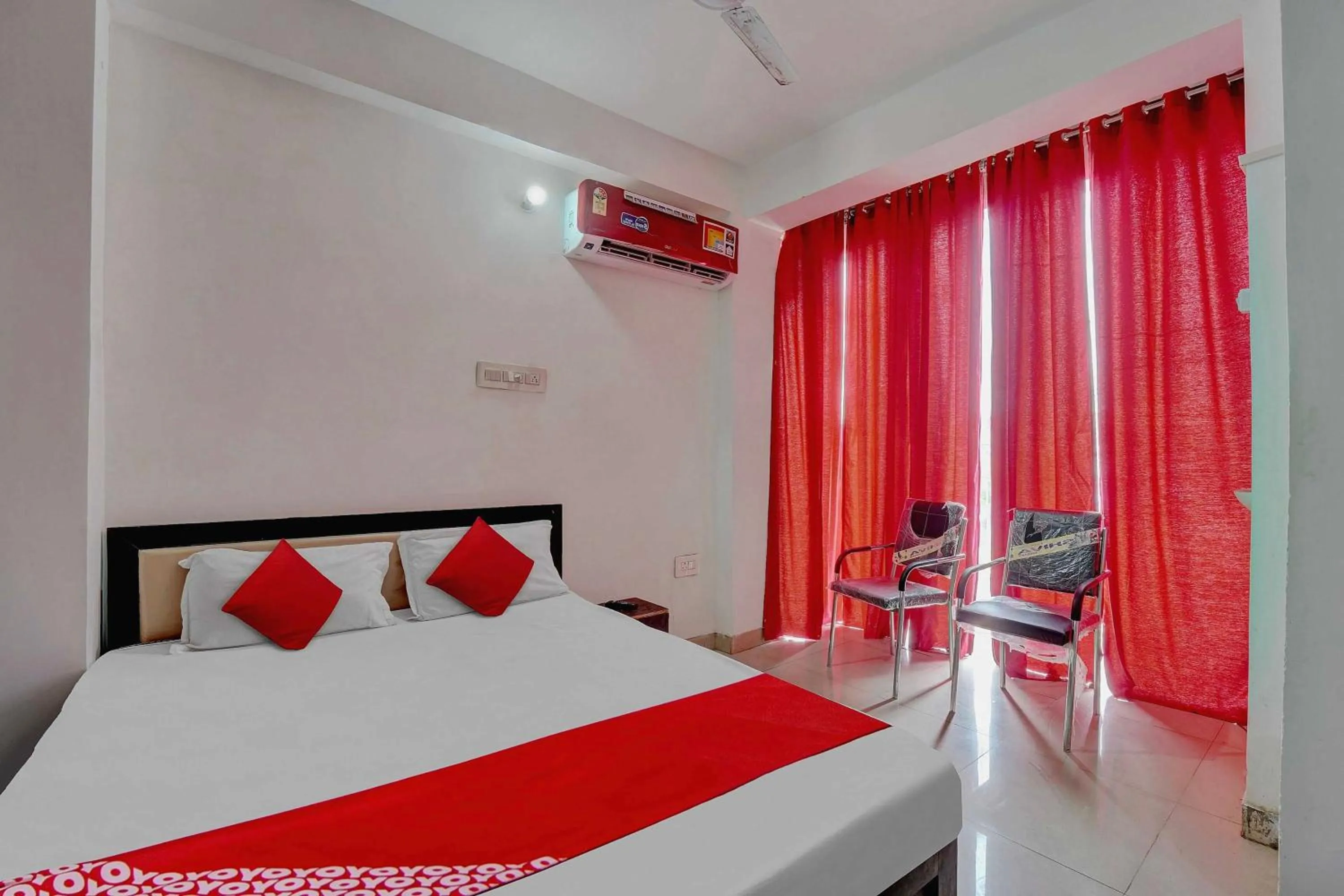 Bedroom in OYO Flagship Hotel Celebrate Inn