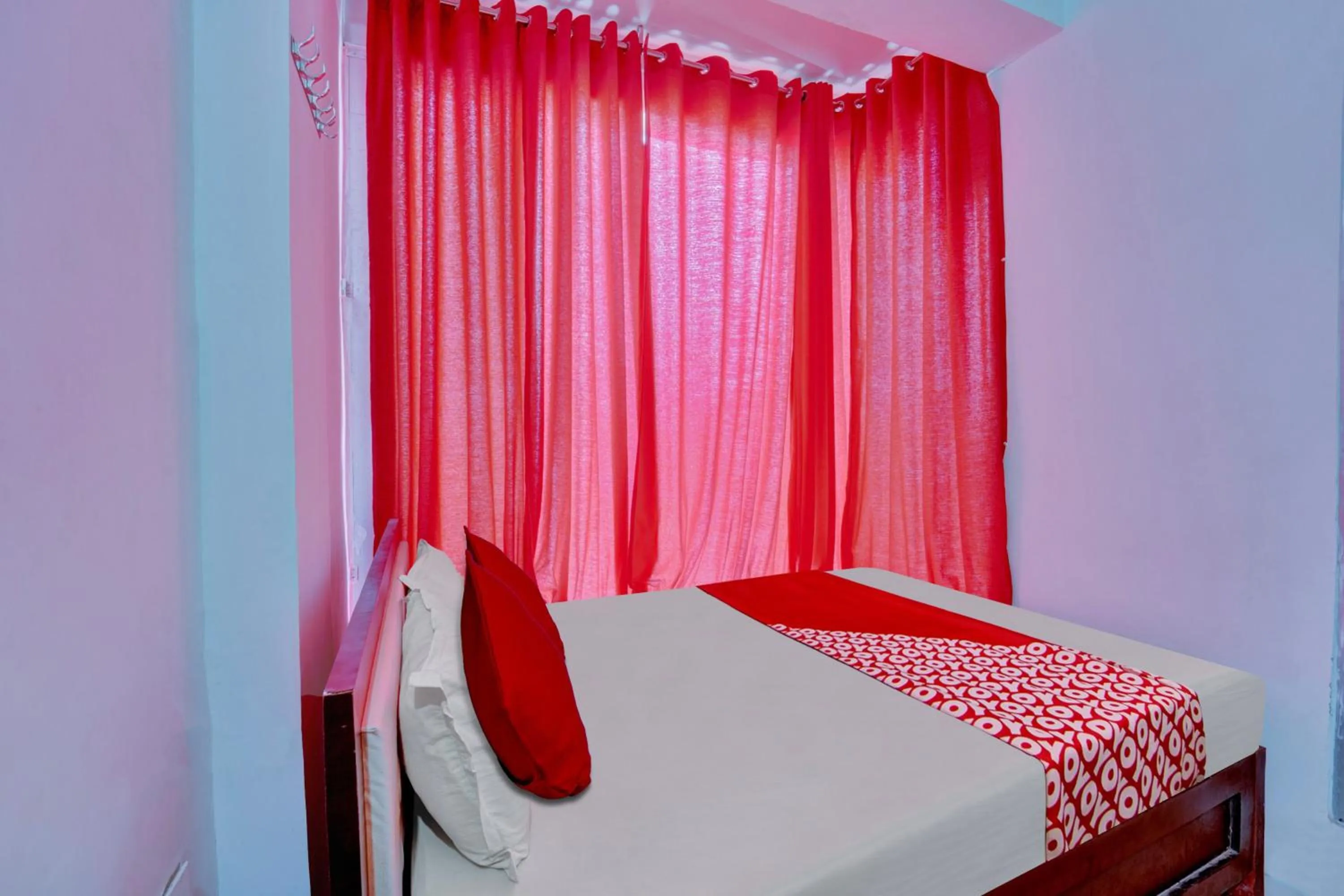 Facade/entrance in OYO Flagship Hotel Celebrate Inn