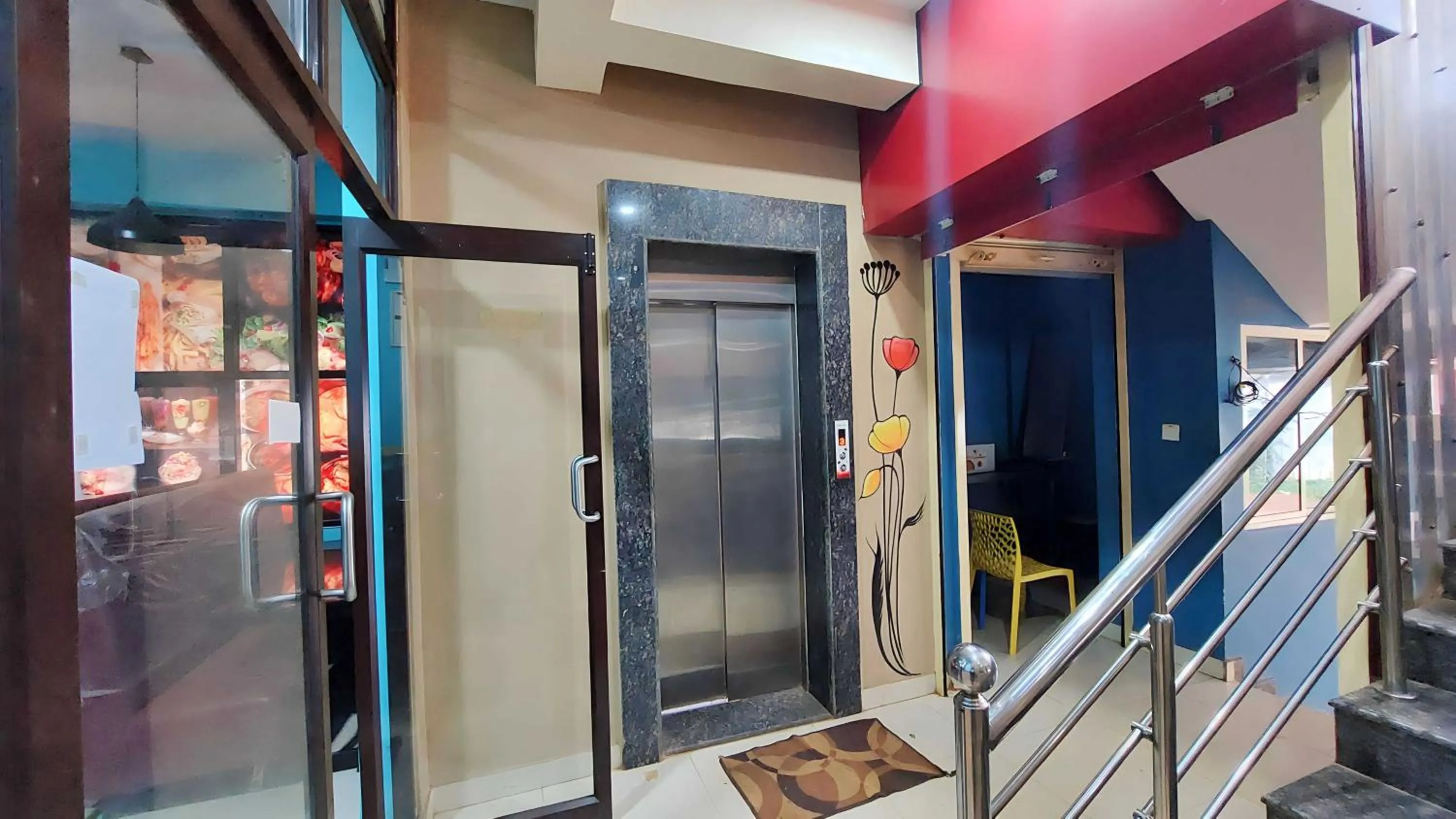 Kitchen or kitchenette in Hotel O Aafa Garden Restaurant and Lodge