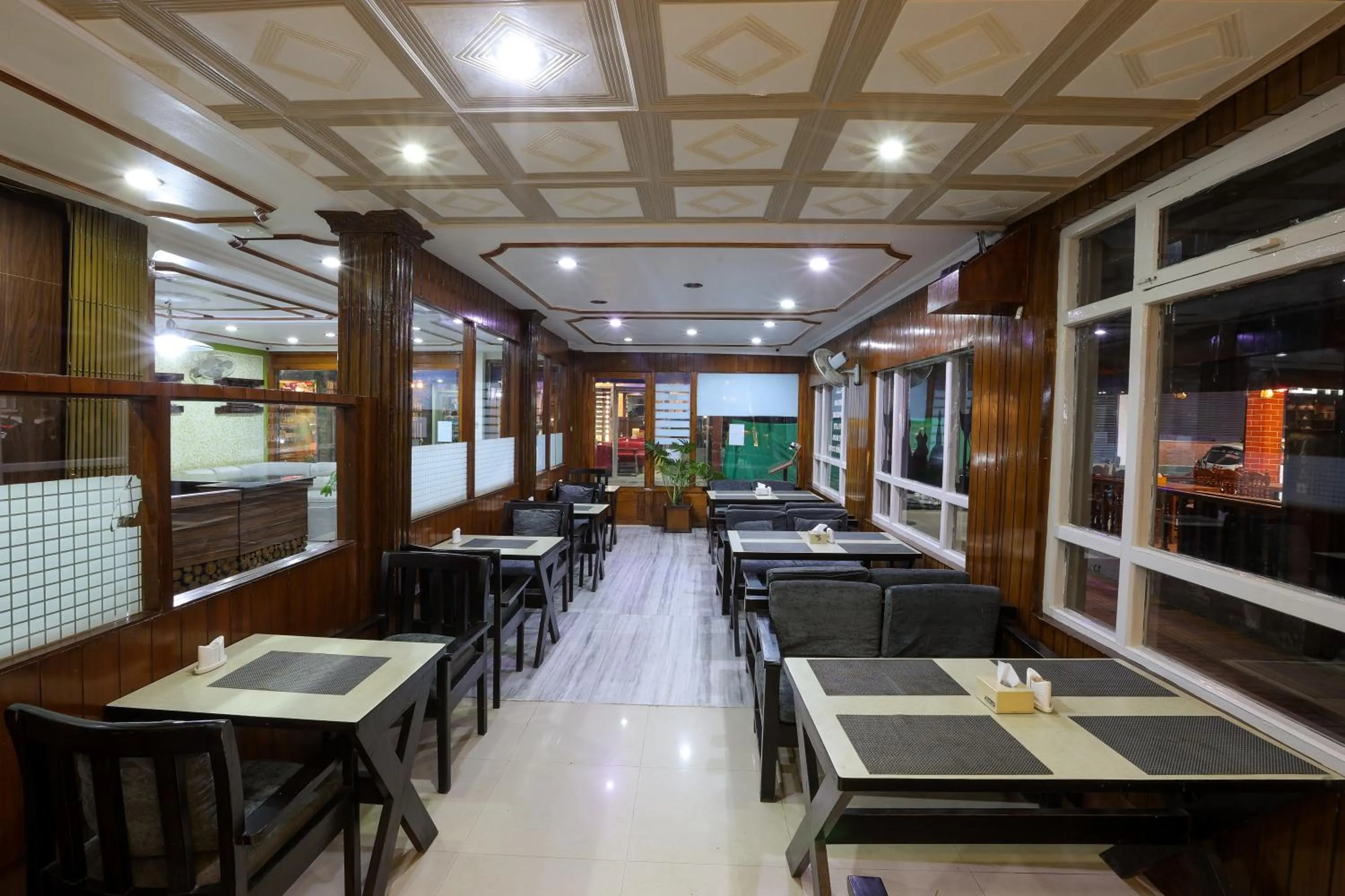 Restaurant/places to eat in Hotel Sekai