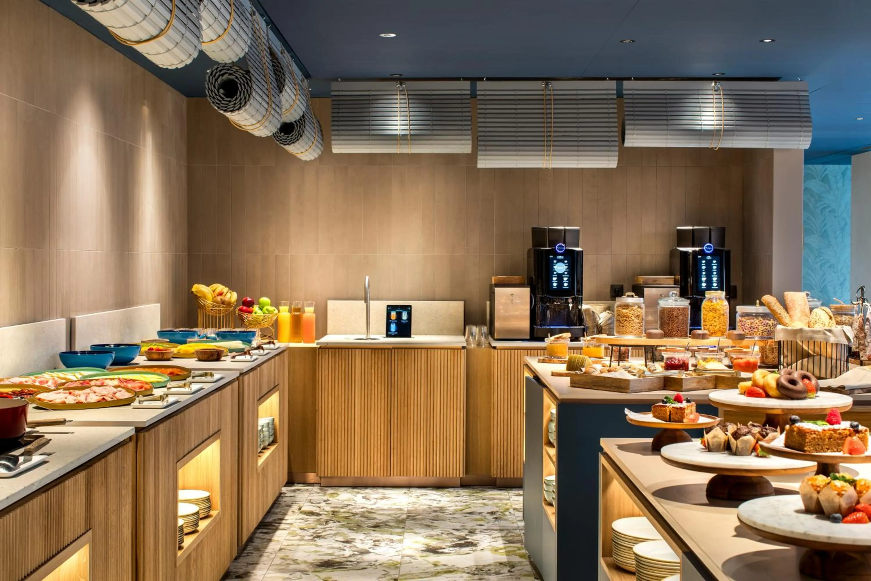 Coffee/tea facilities in Labtwentytwo Barcelona, a Tribute Portfolio Hotel