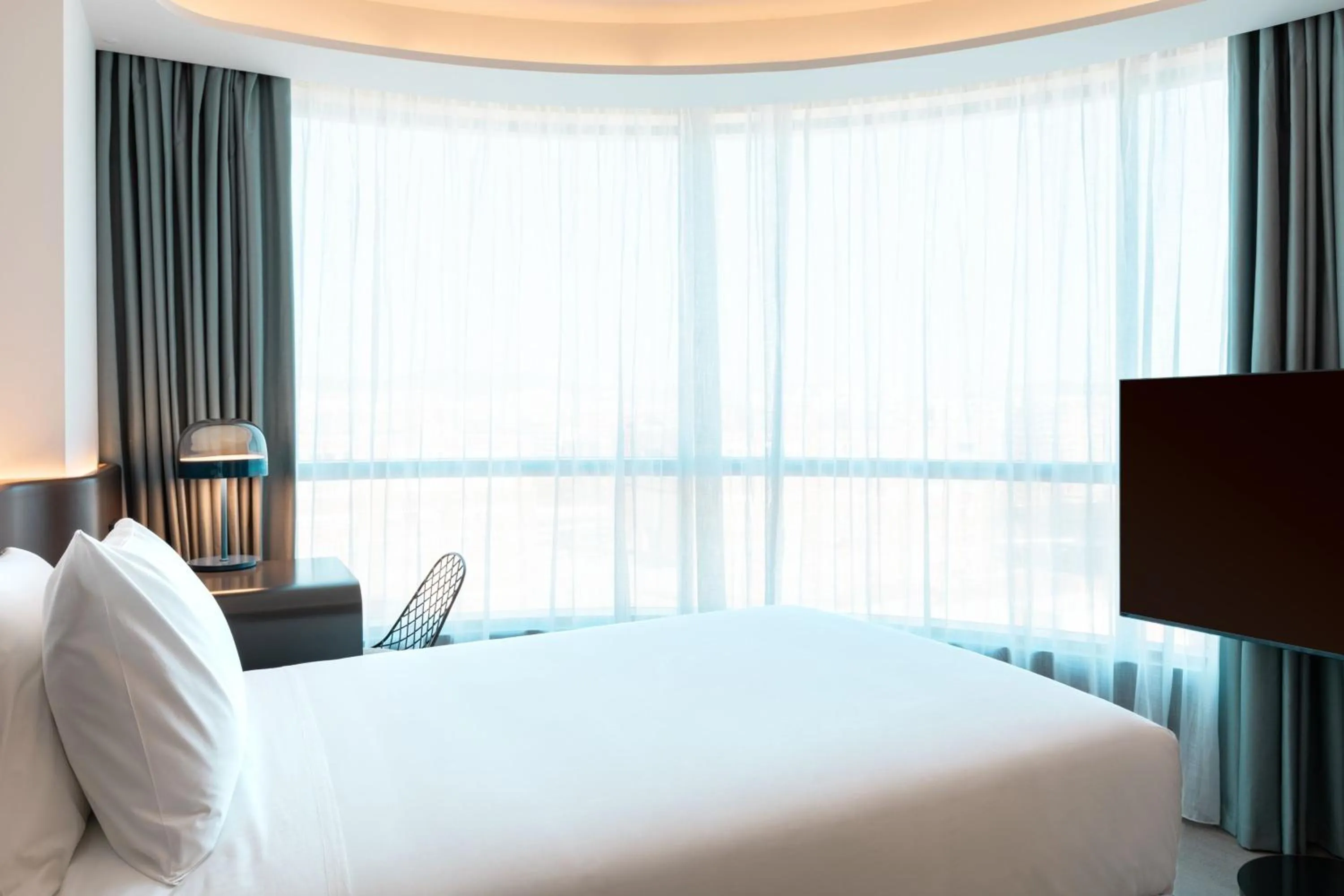 Photo of the whole room, Bed in Labtwentytwo Barcelona, a Tribute Portfolio Hotel