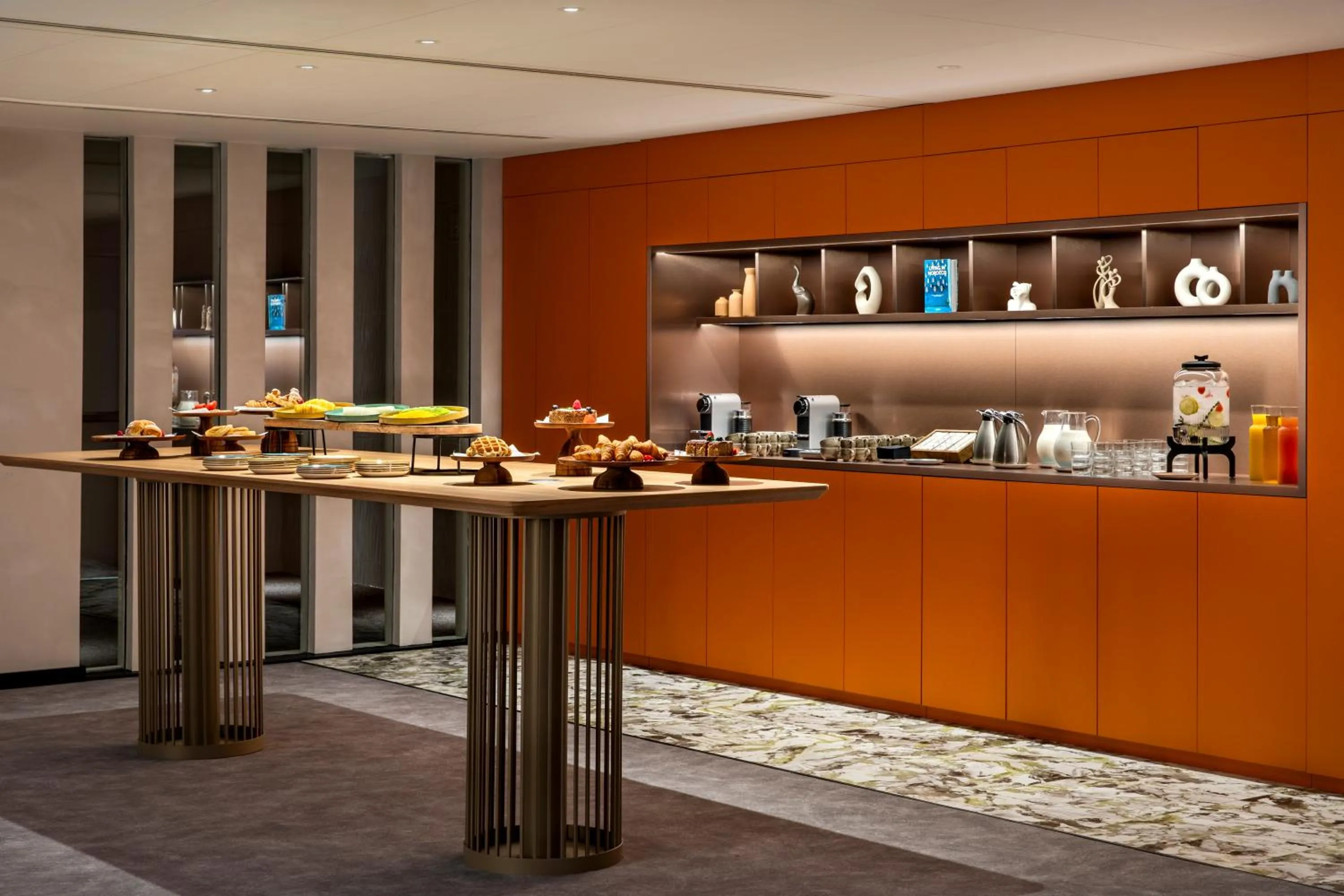 Coffee/tea facilities in Labtwentytwo Barcelona, a Tribute Portfolio Hotel