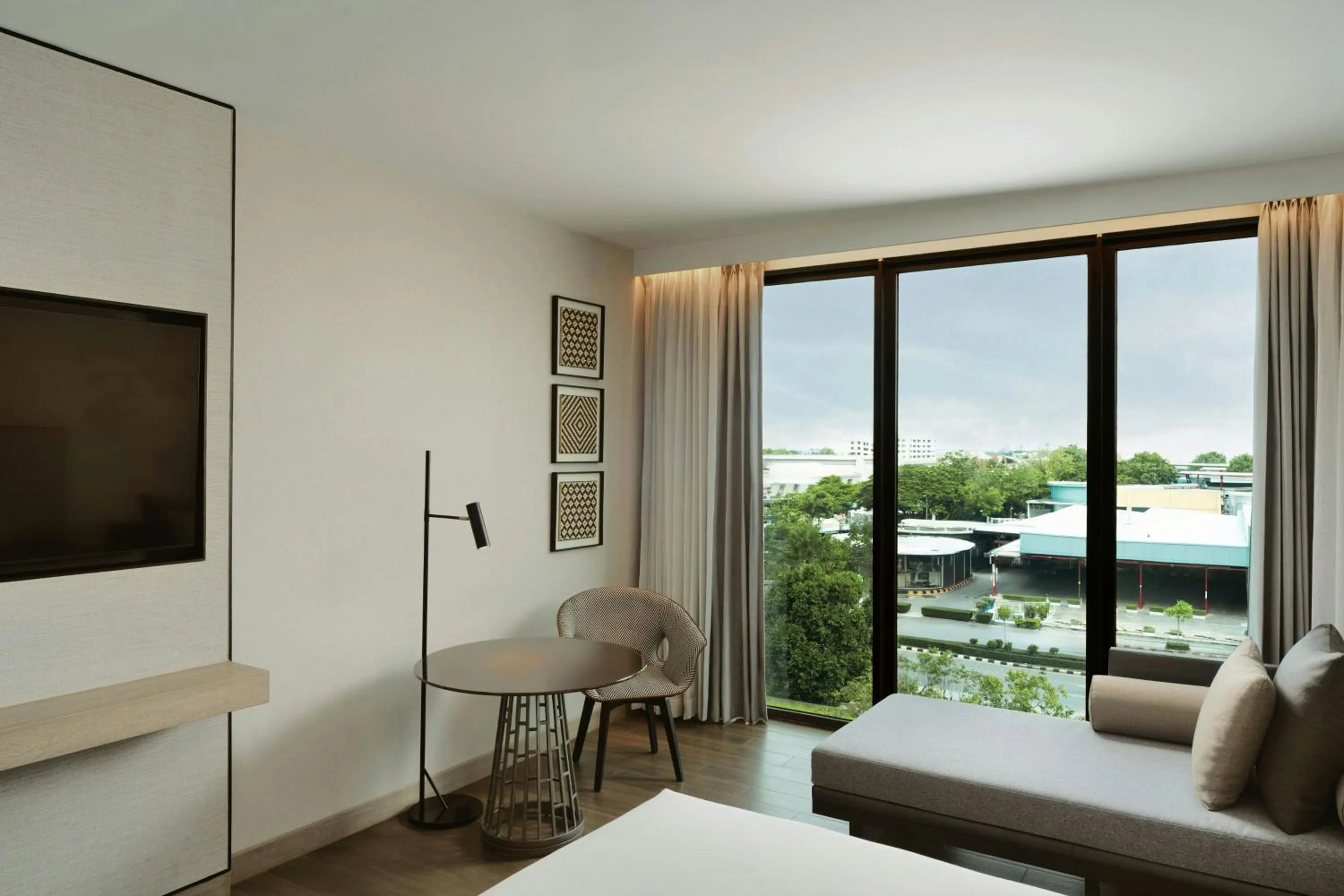 Photo of the whole room, Bed in Courtyard by Marriott Bangkok Suvarnabhumi Airport