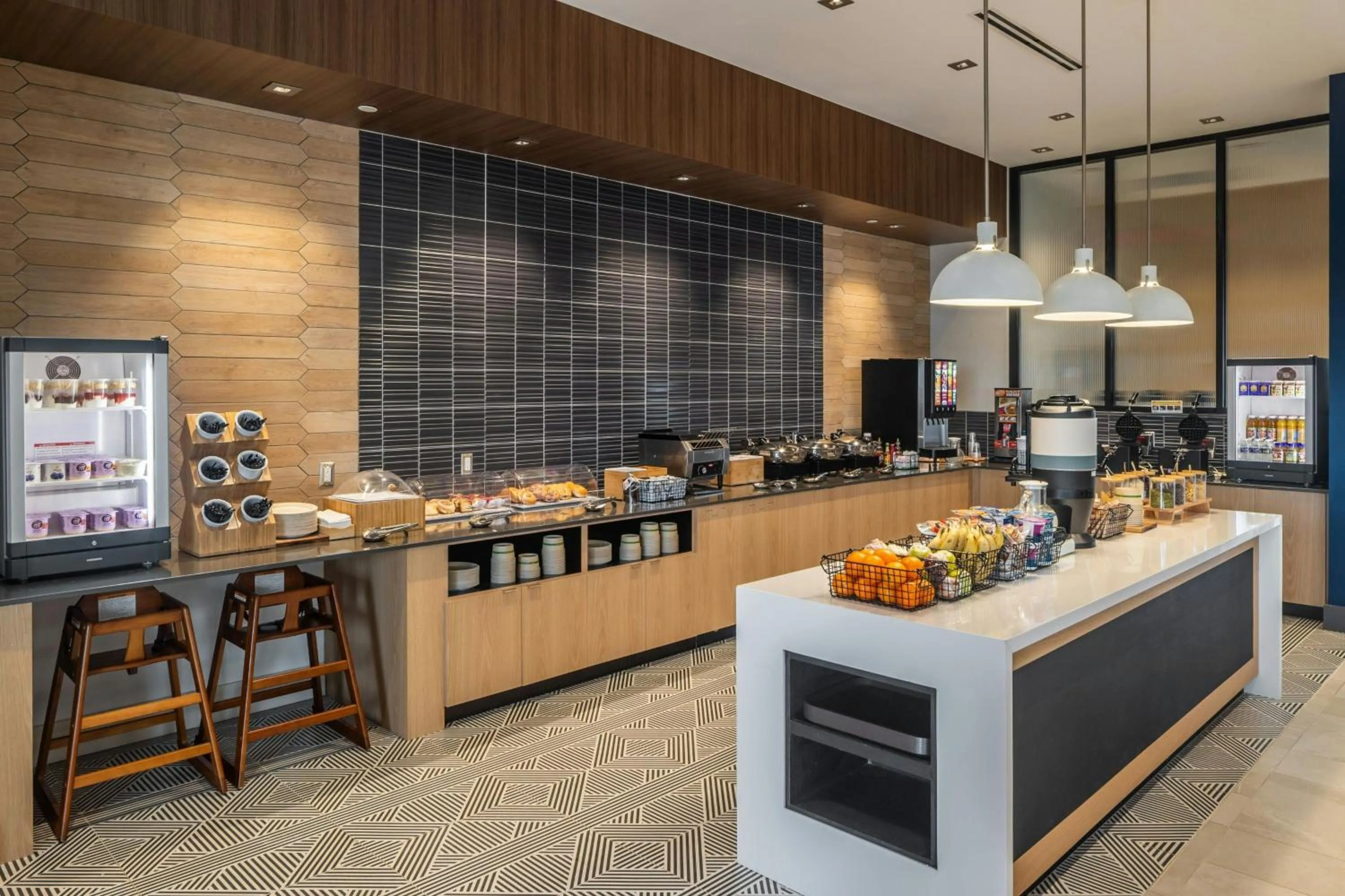 Breakfast in TownePlace Suites by Marriott Canfield