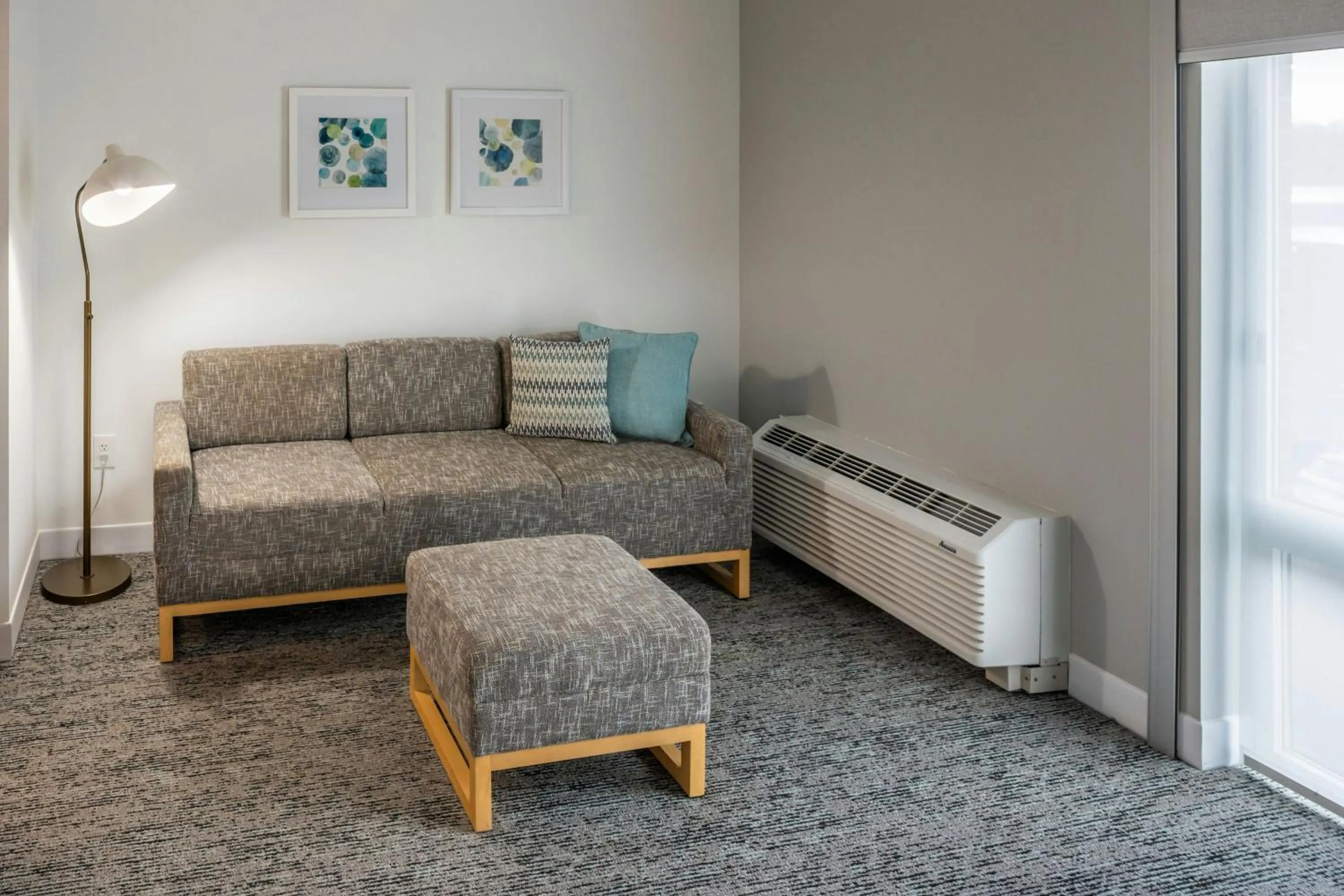 Living room in TownePlace Suites by Marriott Canfield