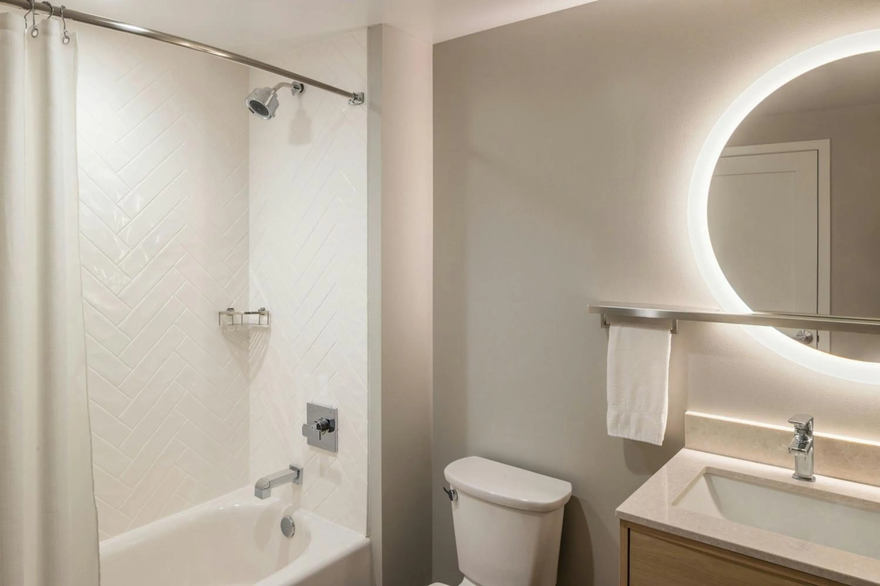 Bathroom in TownePlace Suites by Marriott Canfield