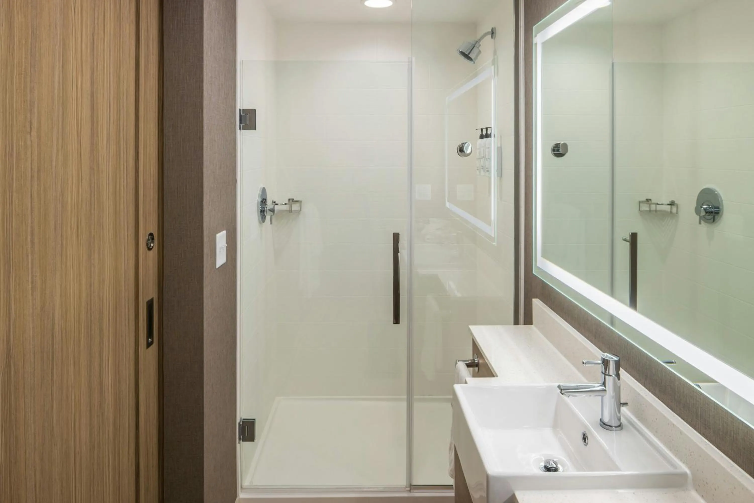 Bathroom in SpringHill Suites by Marriott Canfield