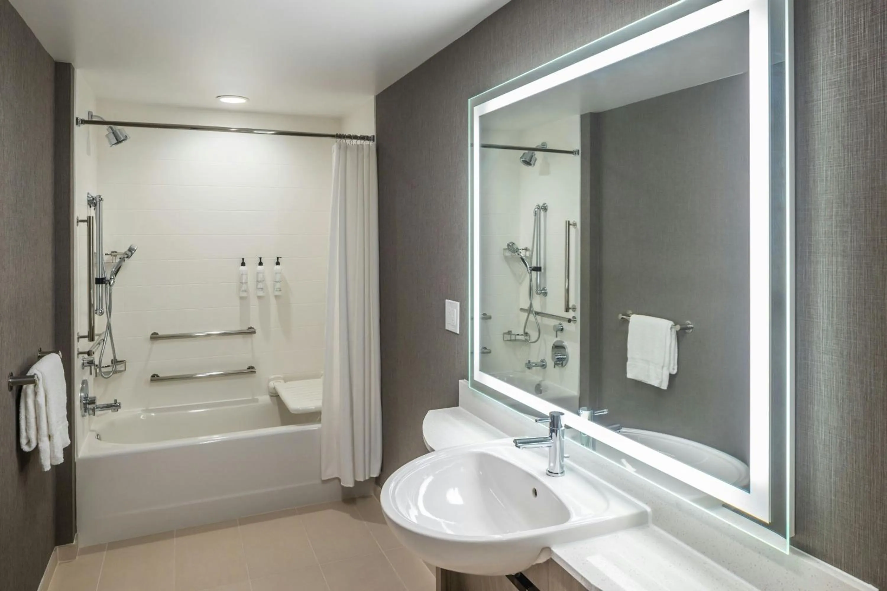 Bathroom in SpringHill Suites by Marriott Canfield