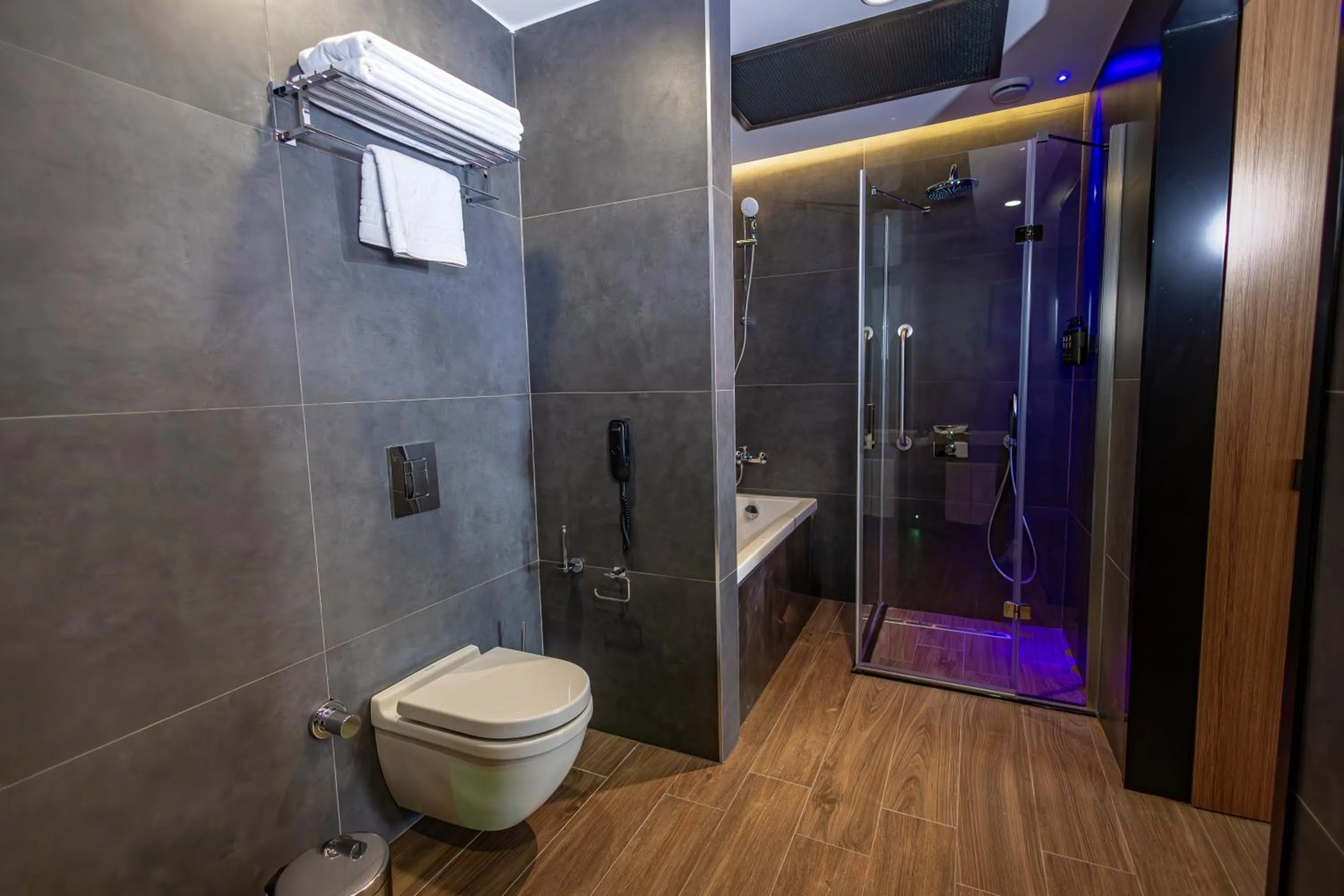Shower in FT Lotus Thermal Hotel&SPA Trademark Collection by Wyndham