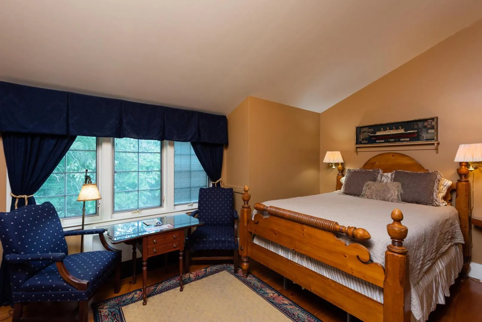 Bed in Strong House Inn