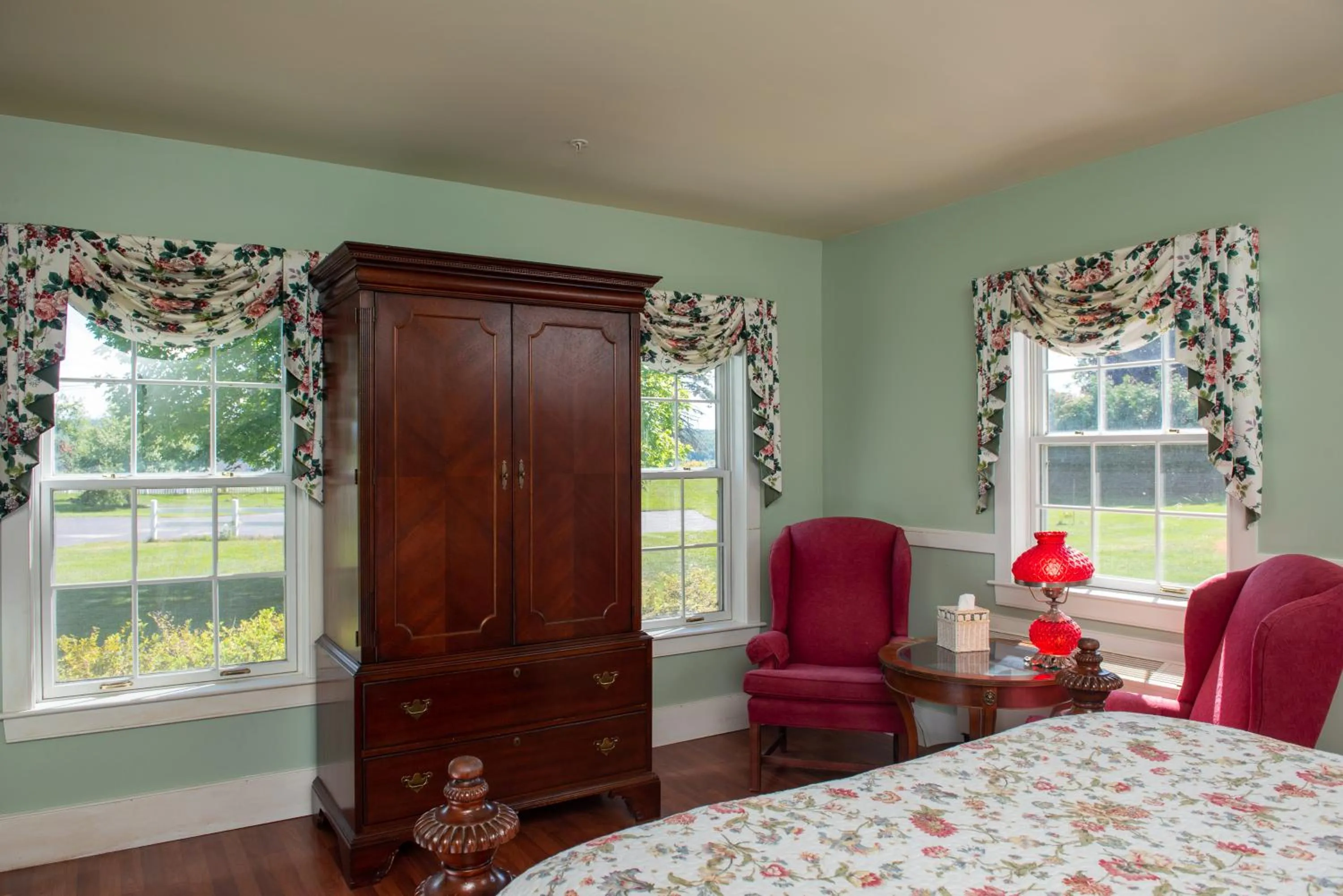 Bed in Strong House Inn