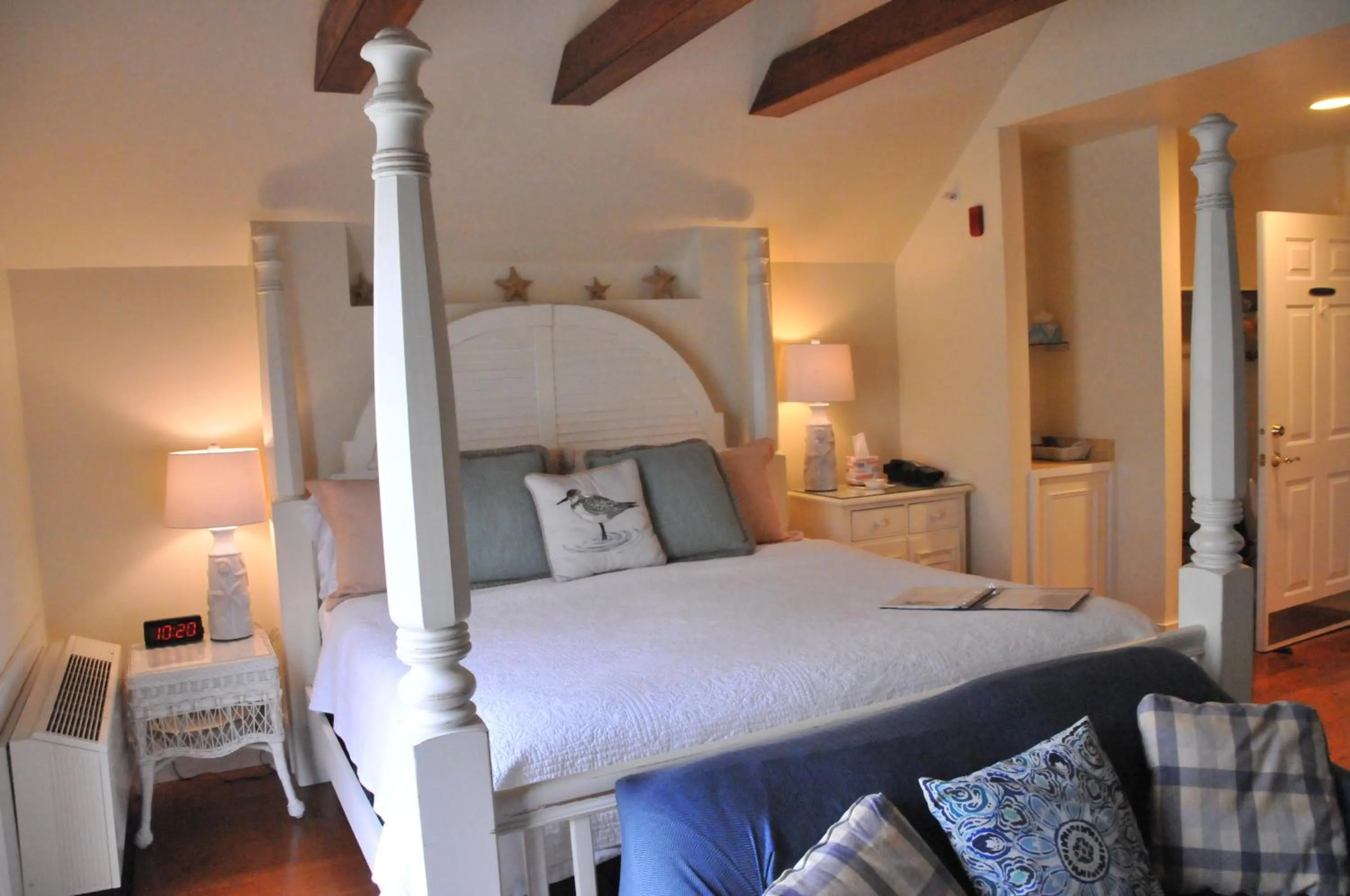 Bed in Strong House Inn