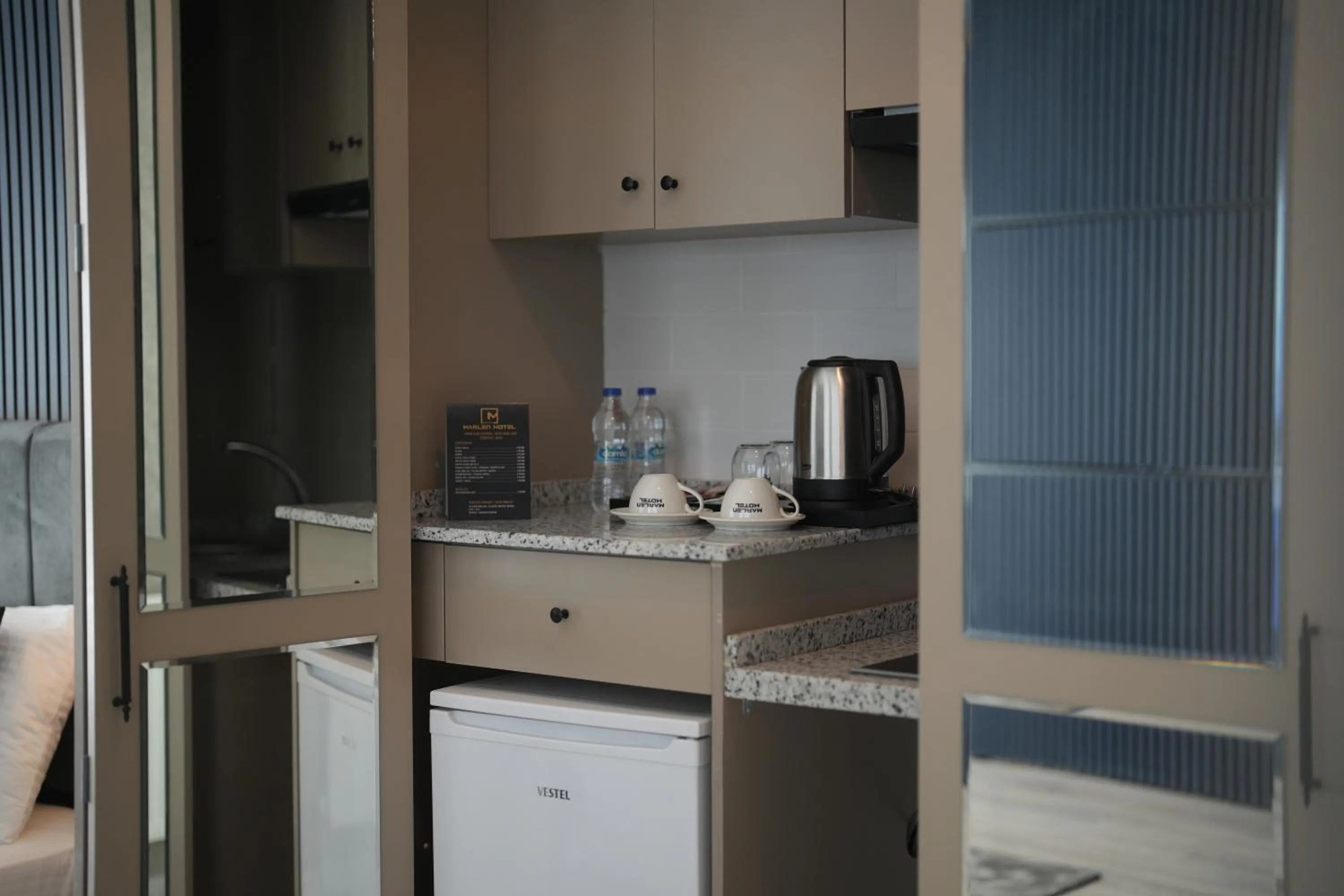 Coffee/tea facilities in Marlen Hotel Bayraklı