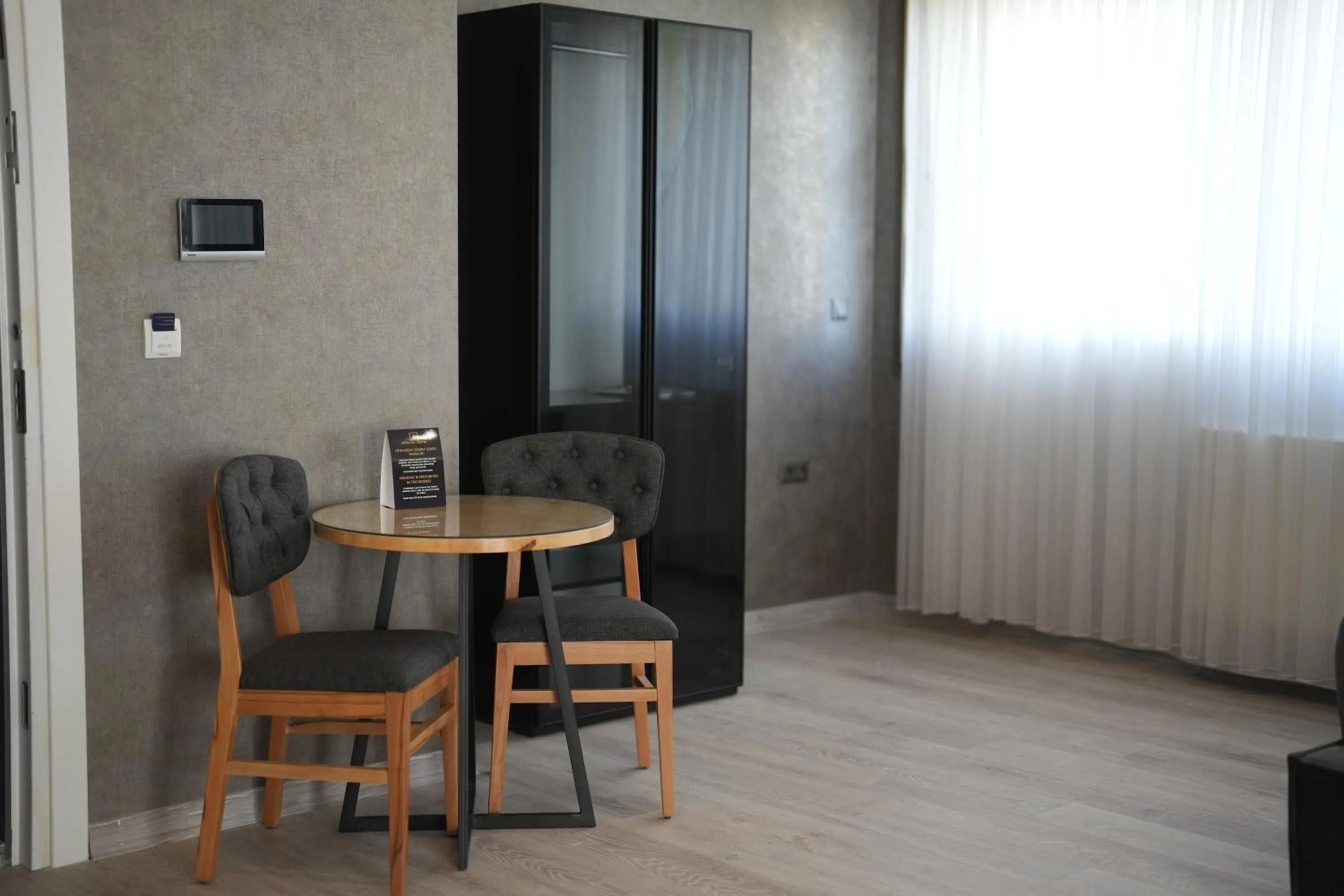 Seating area in Marlen Hotel Bayraklı