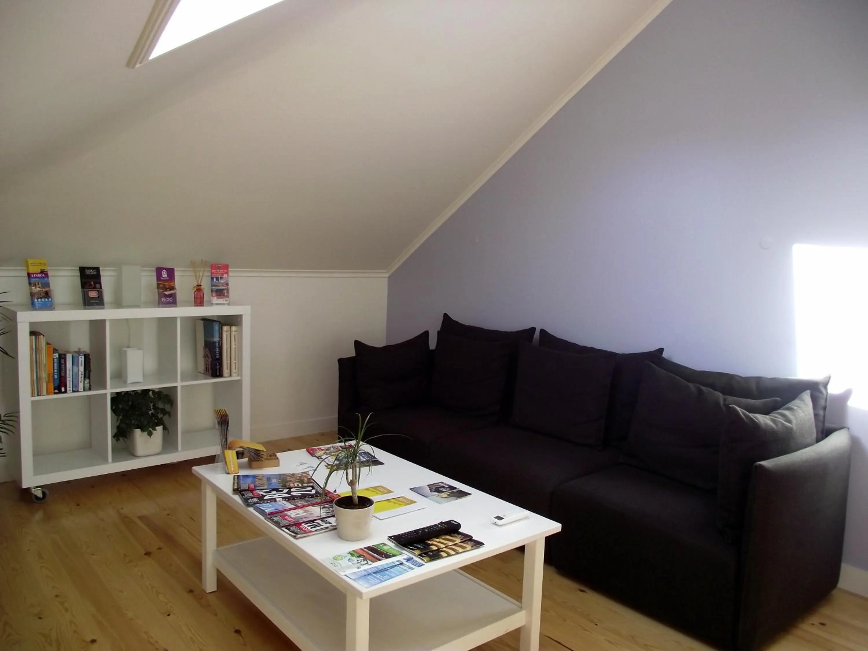 Communal lounge/ TV room in Sincerely Lisboa